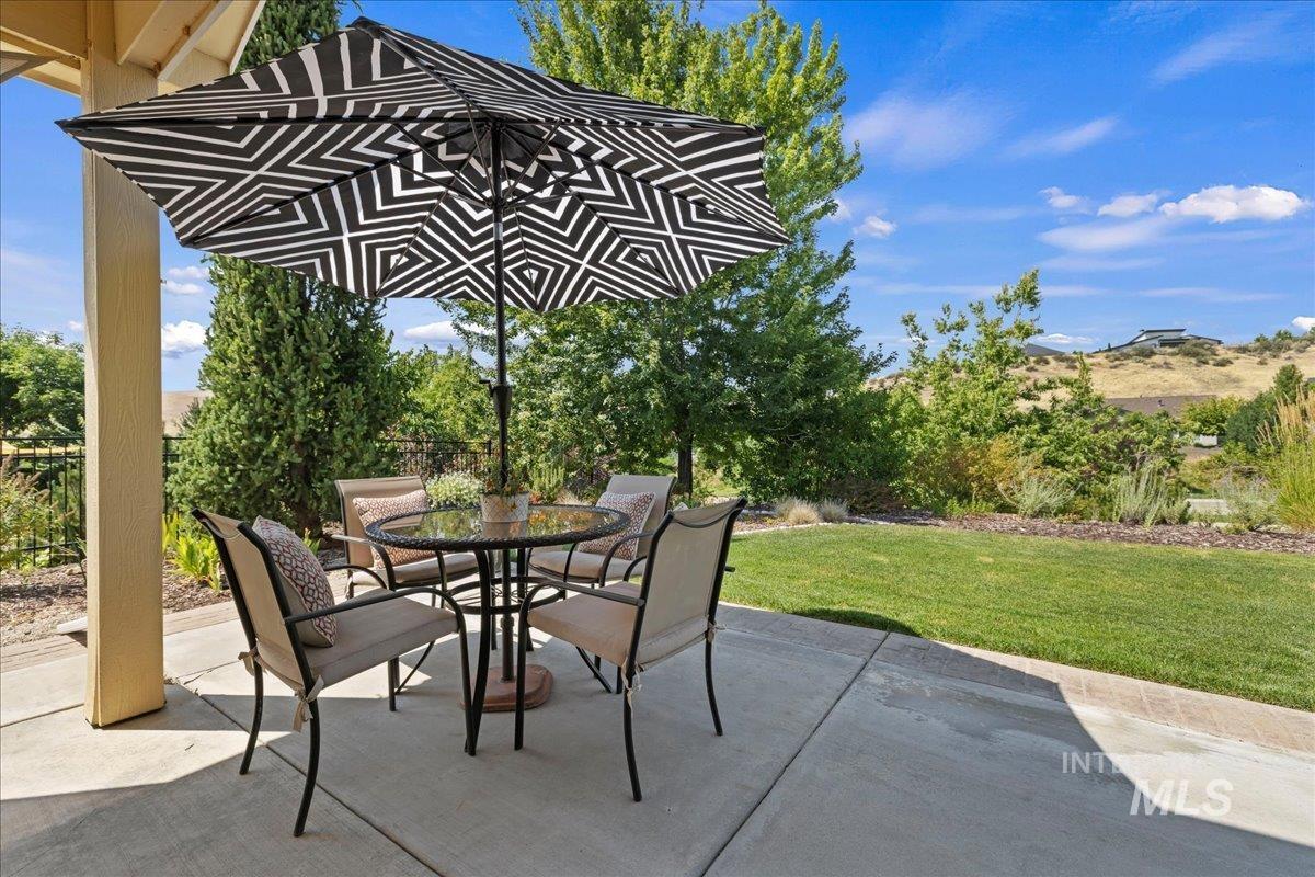 18597 N Goldenridge Place, Boise, Idaho 83714, 4 Bedrooms, 2.5 Bathrooms, Residential For Sale, Price $711,000,MLS 98996476
