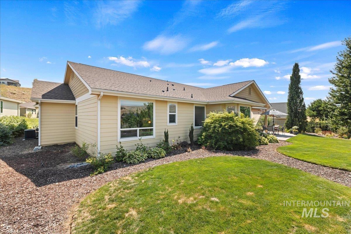 18597 N Goldenridge Place, Boise, Idaho 83714, 4 Bedrooms, 2.5 Bathrooms, Residential For Sale, Price $711,000,MLS 98996476
