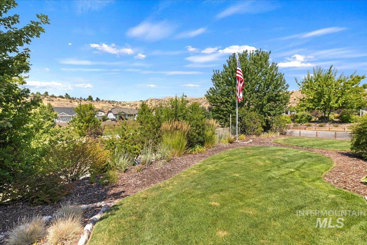 18597 N Goldenridge Place, Boise, Idaho 83714, 4 Bedrooms, 2.5 Bathrooms, Residential For Sale, Price $711,000,MLS 98996476