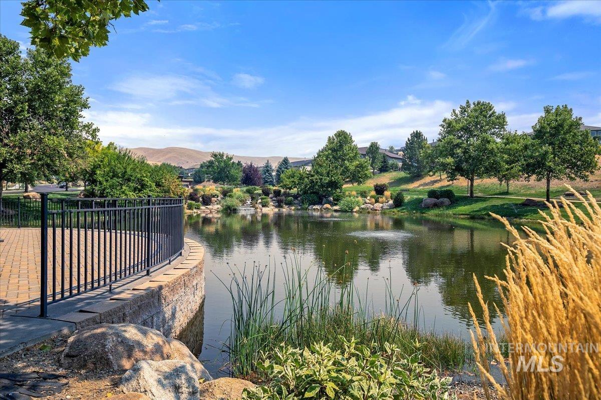 18597 N Goldenridge Place, Boise, Idaho 83714, 4 Bedrooms, 2.5 Bathrooms, Residential For Sale, Price $711,000,MLS 98996476