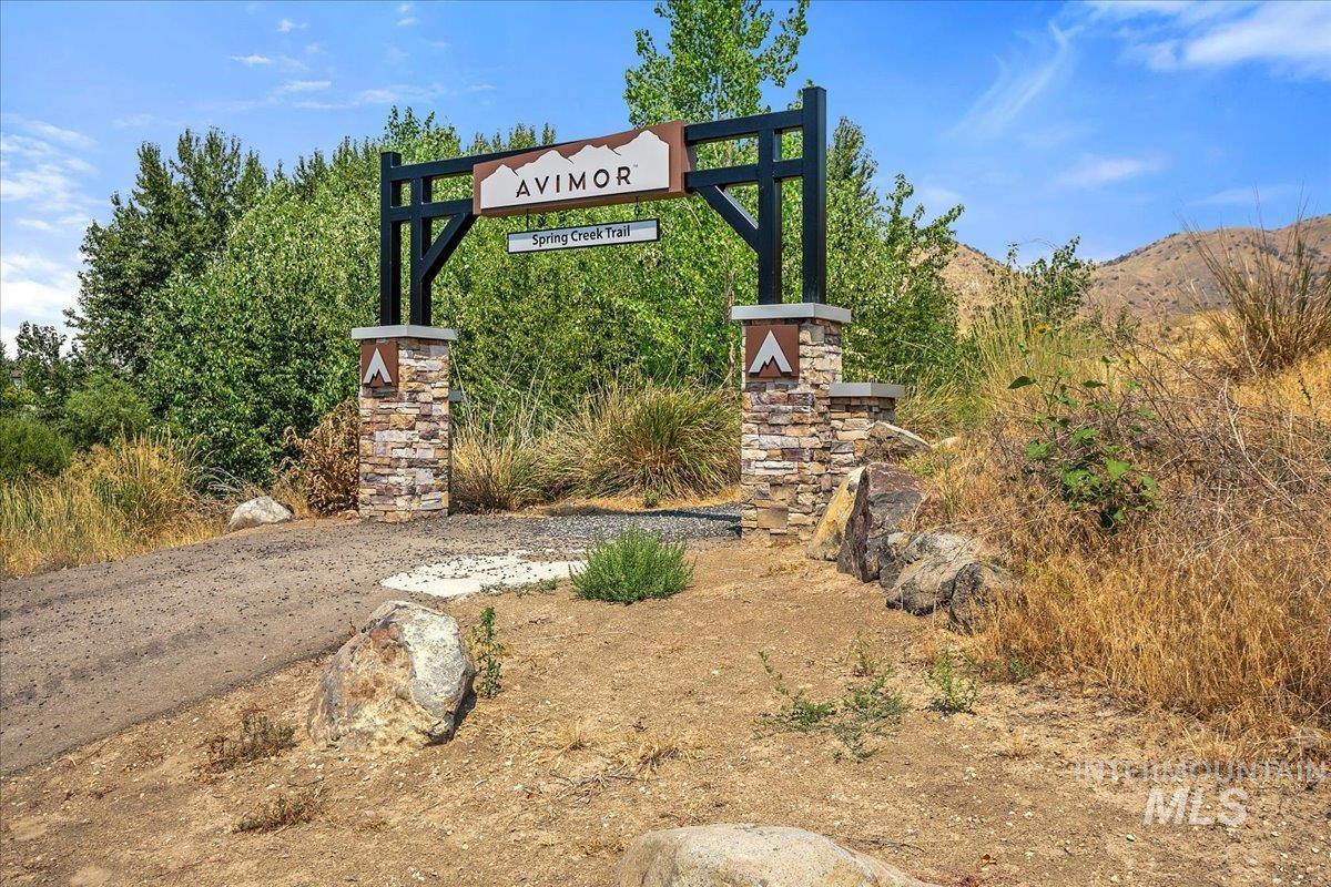 18597 N Goldenridge Place, Boise, Idaho 83714, 4 Bedrooms, 2.5 Bathrooms, Residential For Sale, Price $711,000,MLS 98996476