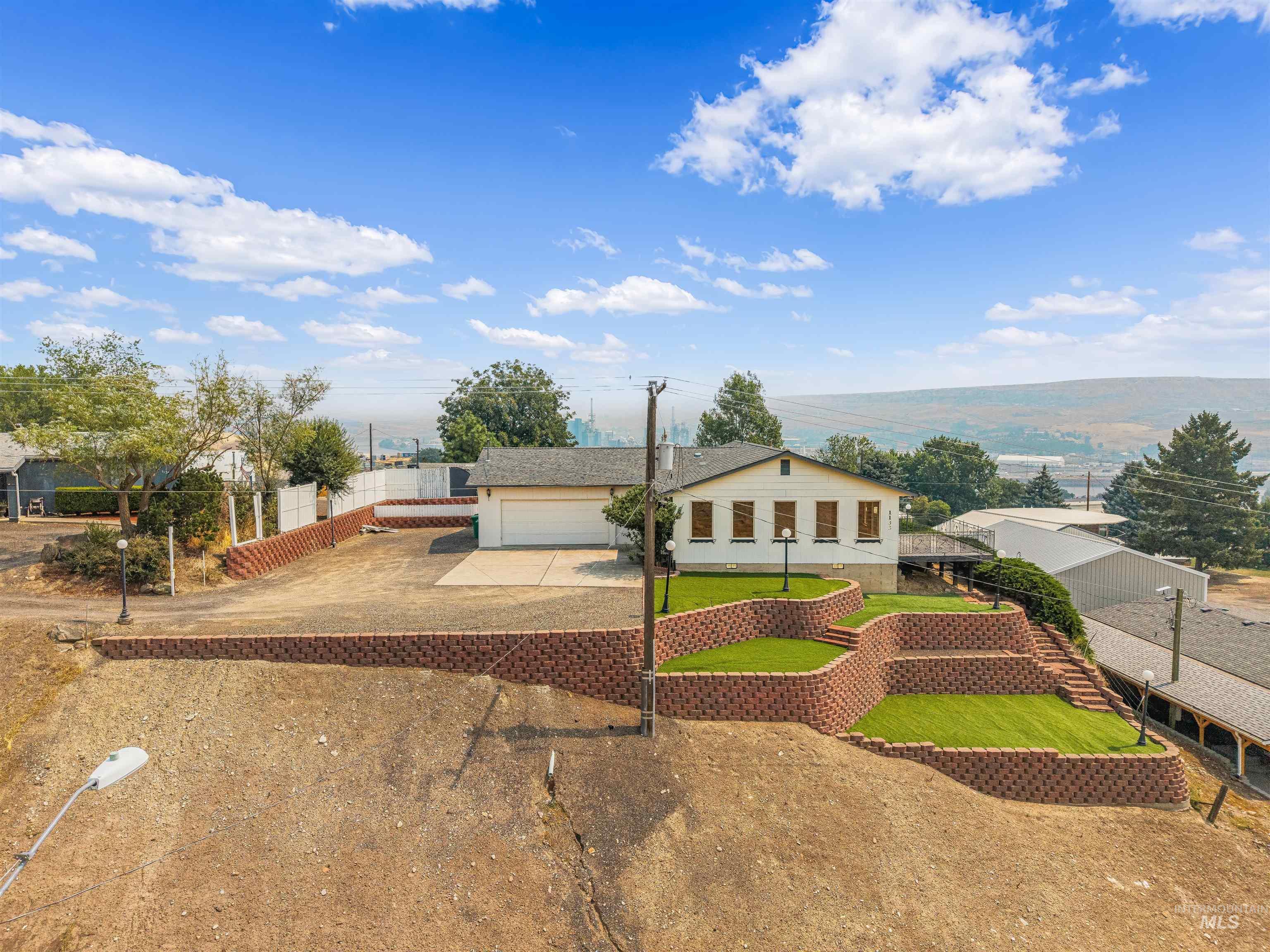 1133 Harvest Rd., Lewiston, Idaho 83501, 3 Bedrooms, 2 Bathrooms, Residential For Sale, Price $398,000,MLS 98996477