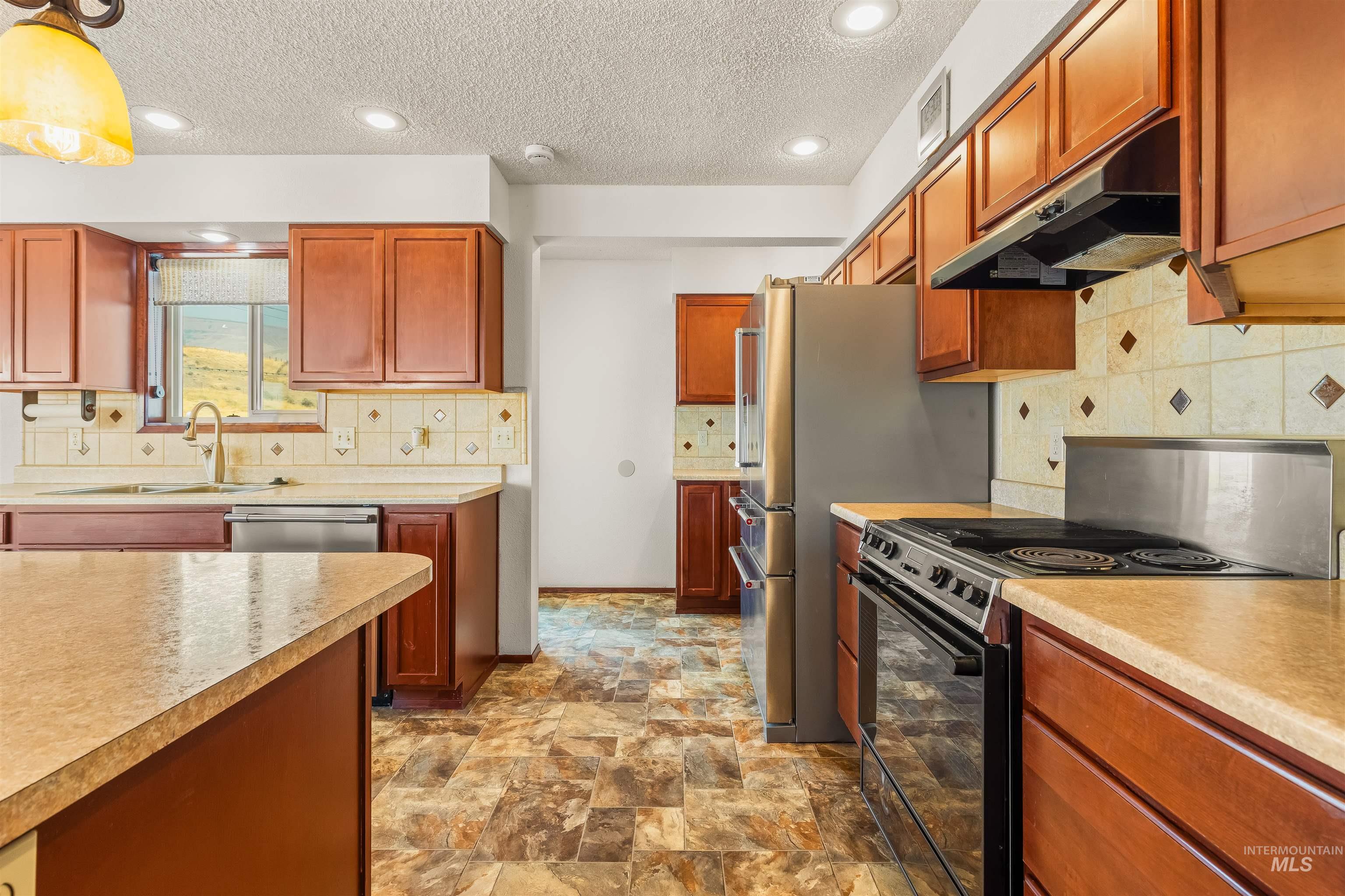 1133 Harvest Rd., Lewiston, Idaho 83501, 3 Bedrooms, 2 Bathrooms, Residential For Sale, Price $398,000,MLS 98996477
