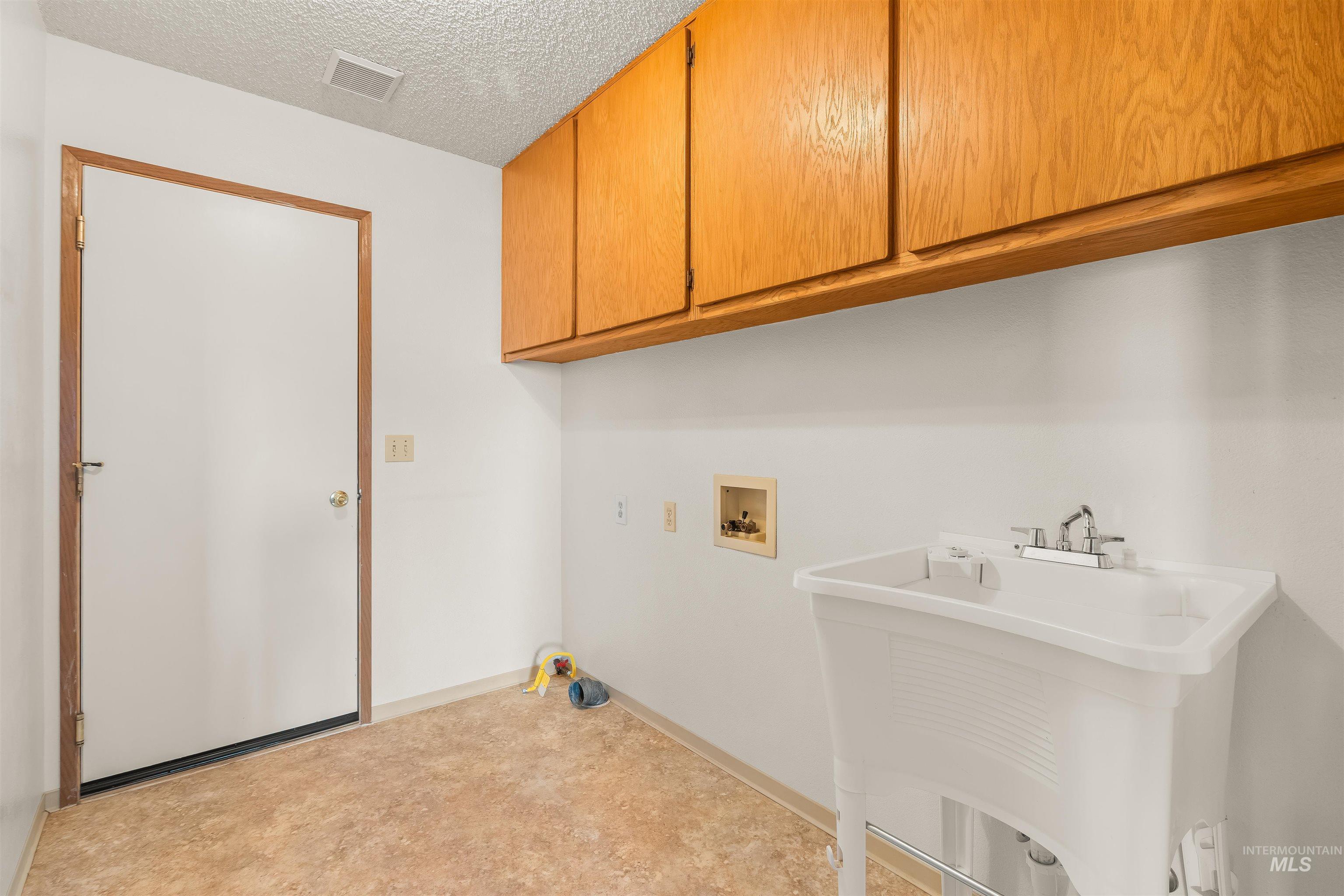 1133 Harvest Rd., Lewiston, Idaho 83501, 3 Bedrooms, 2 Bathrooms, Residential For Sale, Price $398,000,MLS 98996477