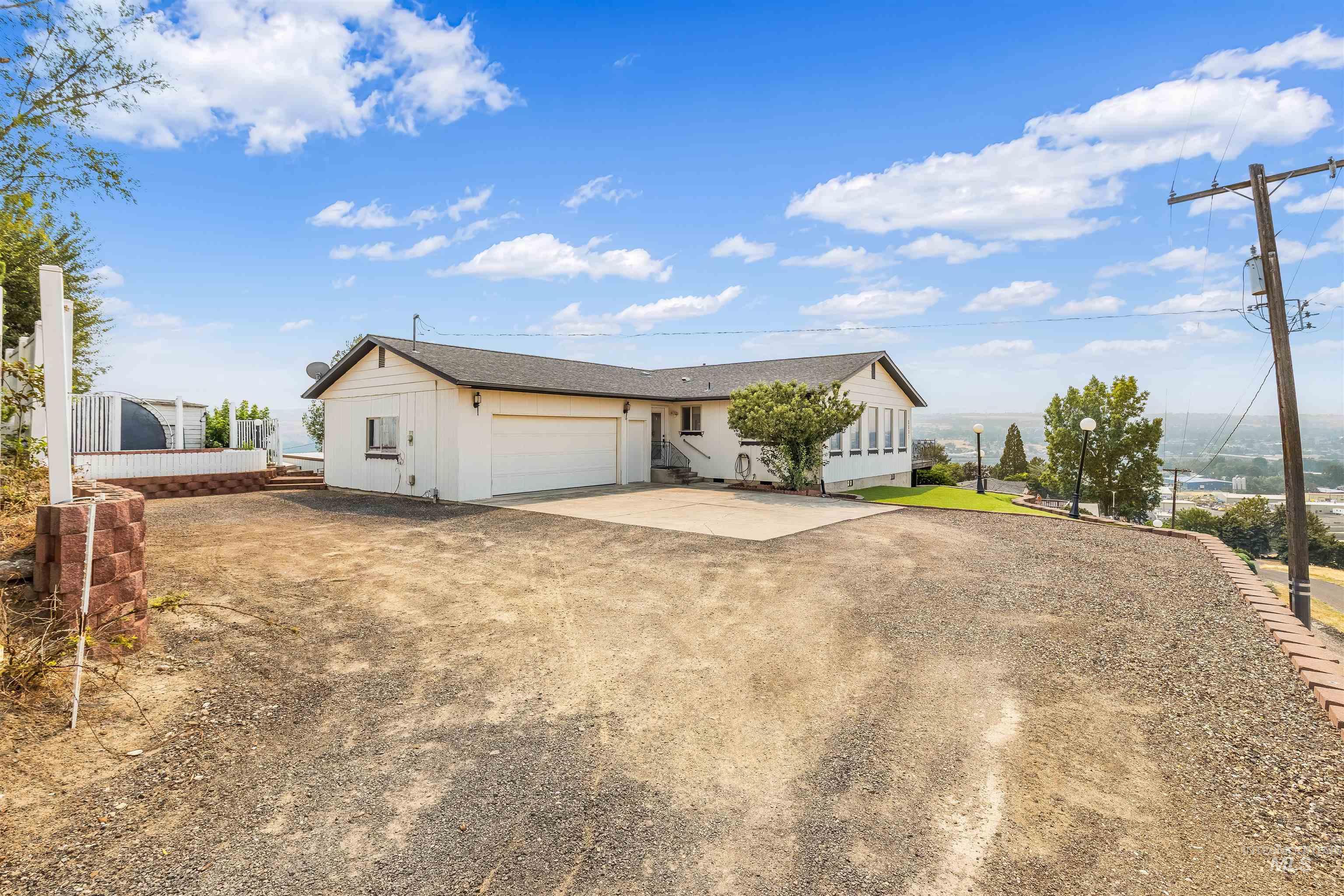 1133 Harvest Rd., Lewiston, Idaho 83501, 3 Bedrooms, 2 Bathrooms, Residential For Sale, Price $398,000,MLS 98996477