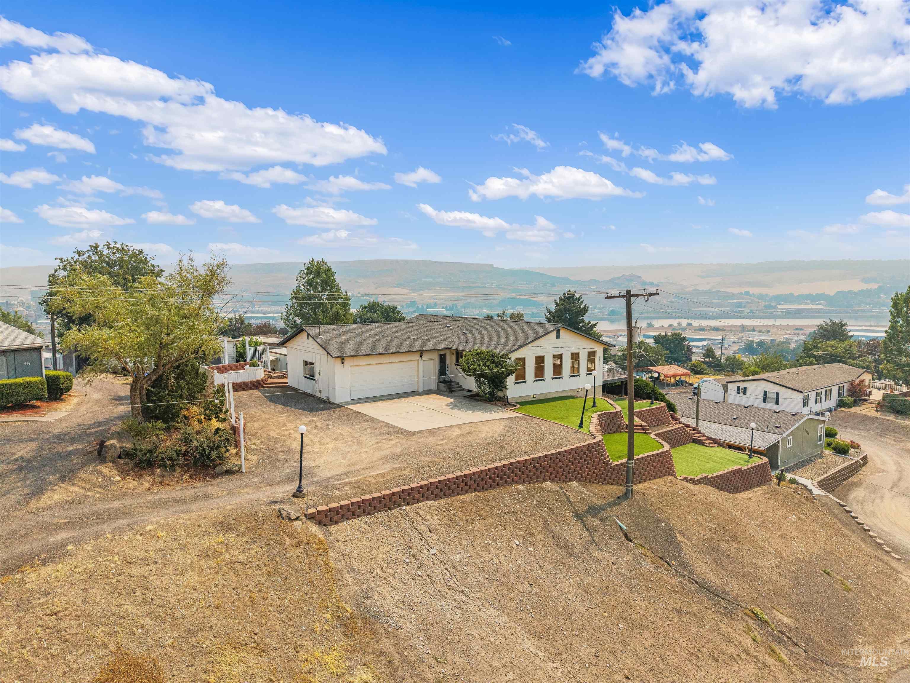 1133 Harvest Rd., Lewiston, Idaho 83501, 3 Bedrooms, 2 Bathrooms, Residential For Sale, Price $398,000,MLS 98996477