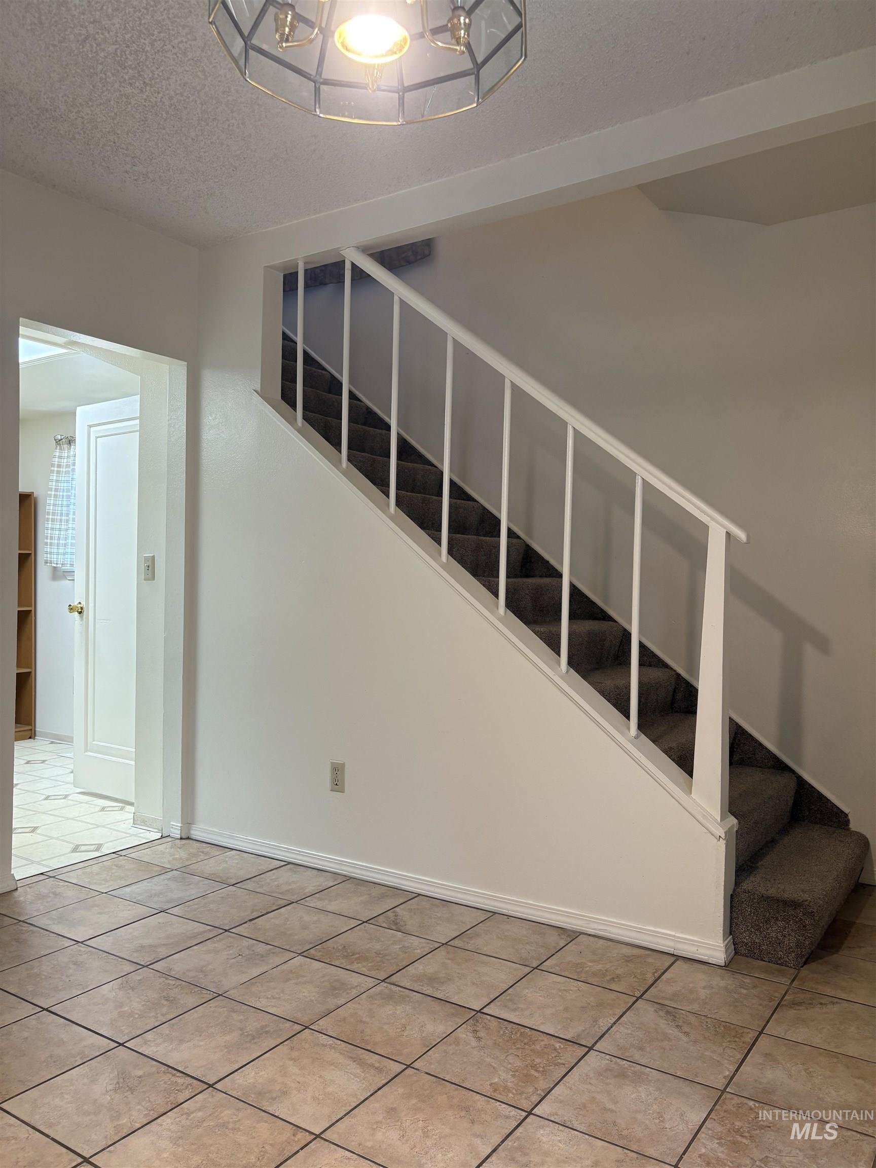 2009 E Linden Street, Caldwell, Idaho 83605, 5 Bedrooms, 2 Bathrooms, Residential For Sale, Price $434,900, 98996479