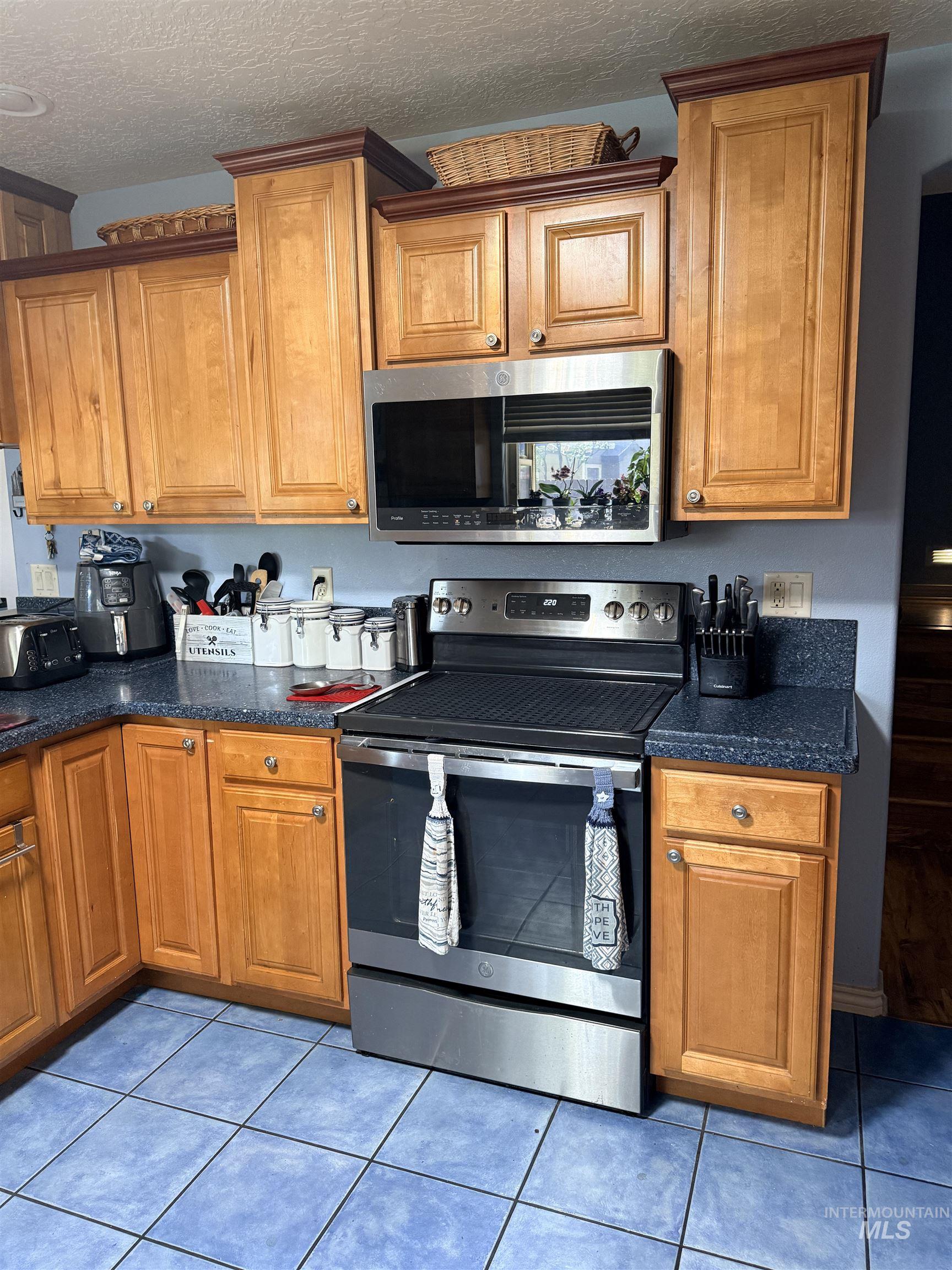 11595 W Carmichael, Boise, Idaho 83709, 5 Bedrooms, 3 Bathrooms, Residential For Sale, Price $545,000,MLS 98996480