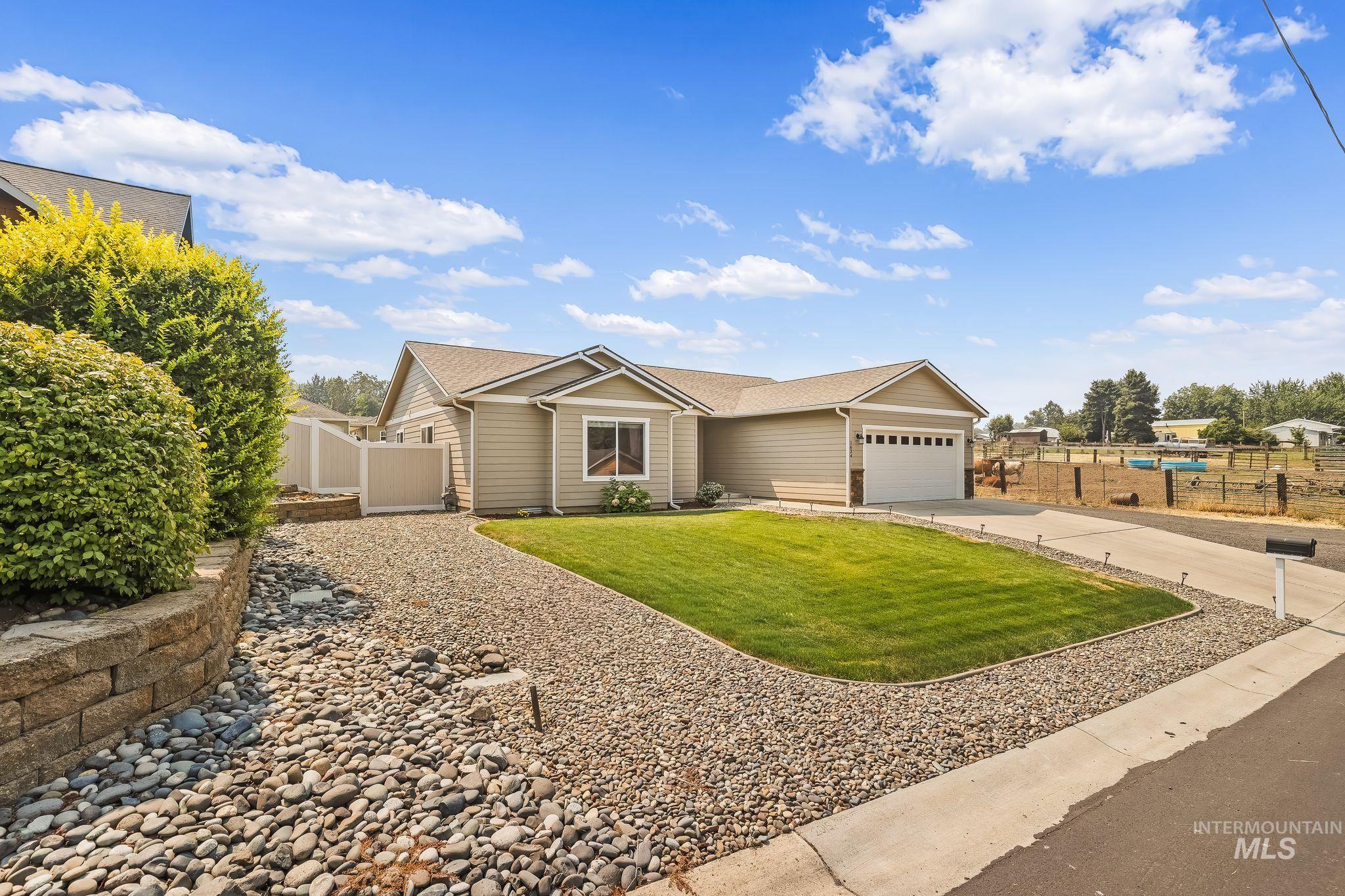 1634 Alder Ave, Lewiston, Idaho 83501, 3 Bedrooms, 2 Bathrooms, Residential For Sale, Price $465,000, 98996481