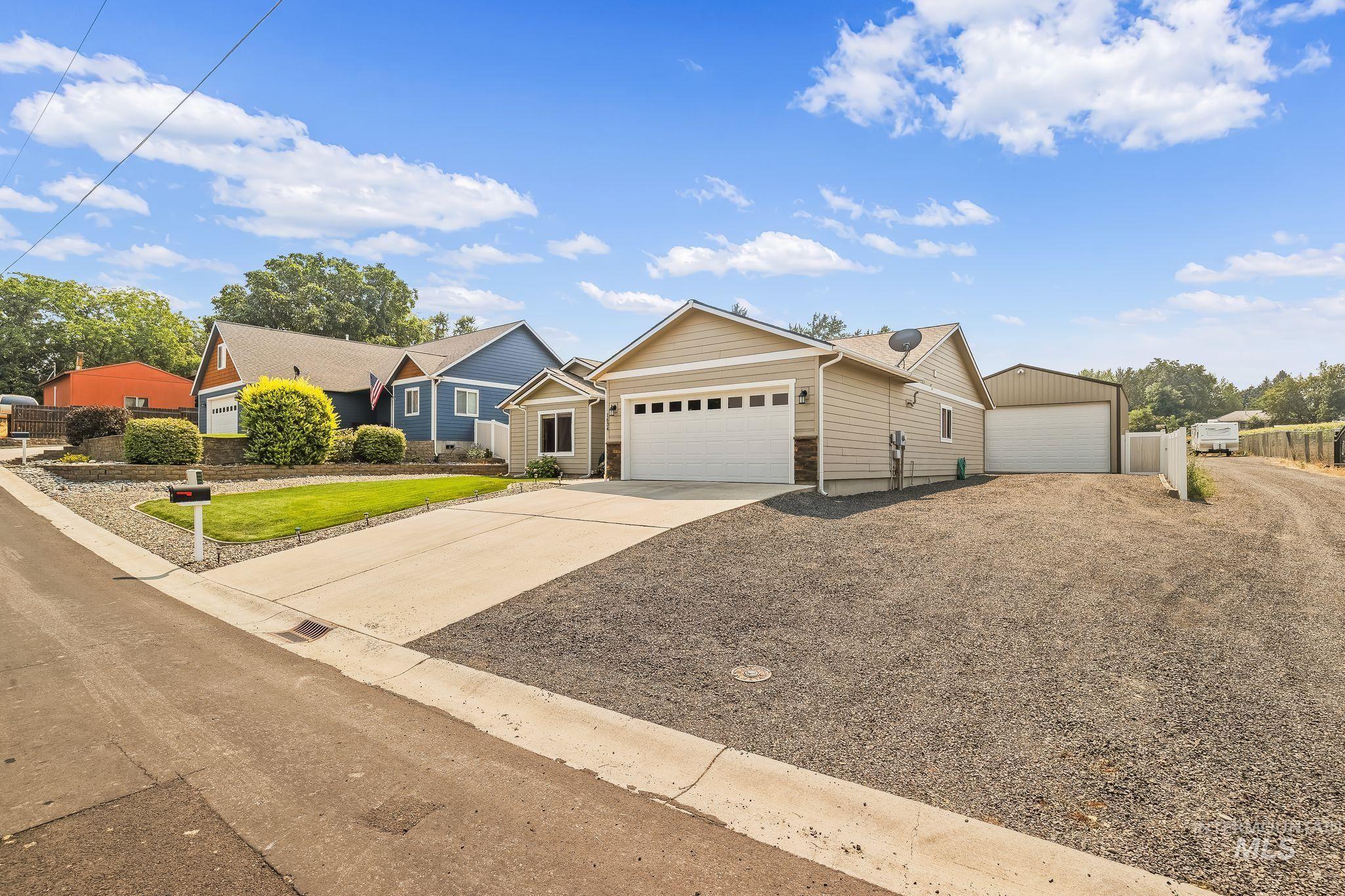 1634 Alder Ave, Lewiston, Idaho 83501, 3 Bedrooms, 2 Bathrooms, Residential For Sale, Price $465,000, 98996481