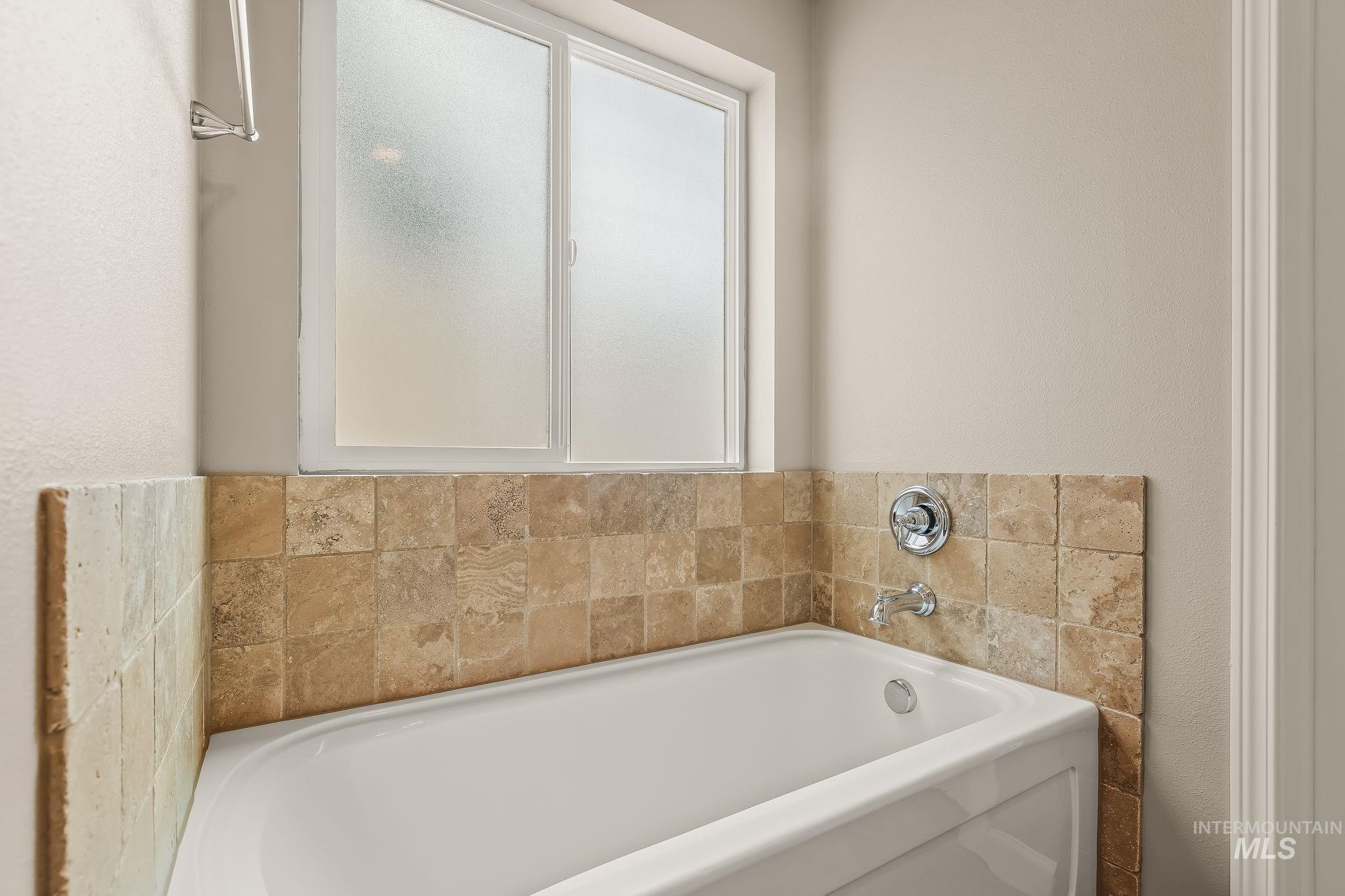 1634 Alder Ave, Lewiston, Idaho 83501, 3 Bedrooms, 2 Bathrooms, Residential For Sale, Price $465,000, 98996481