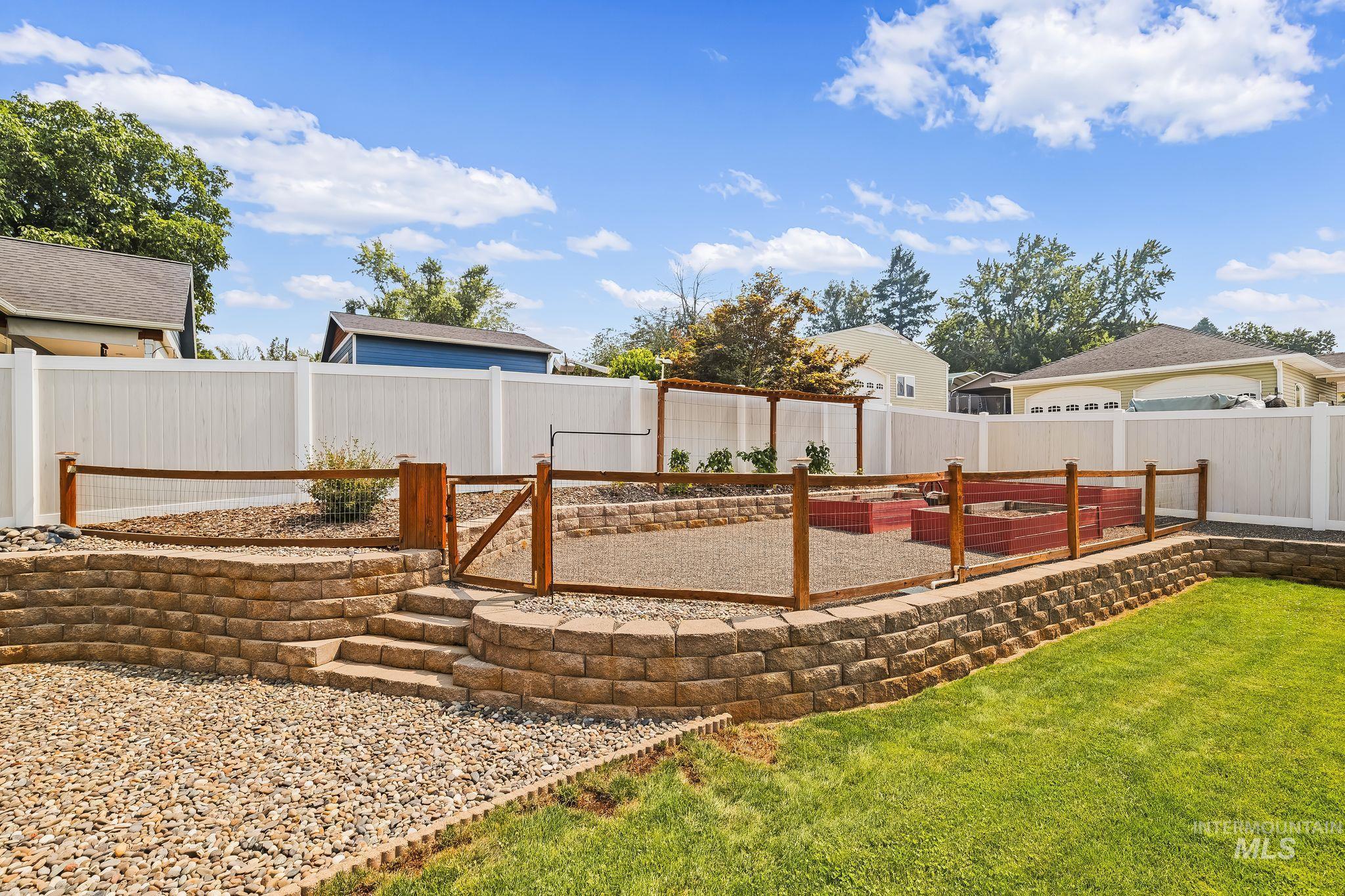 1634 Alder Ave, Lewiston, Idaho 83501, 3 Bedrooms, 2 Bathrooms, Residential For Sale, Price $465,000, 98996481