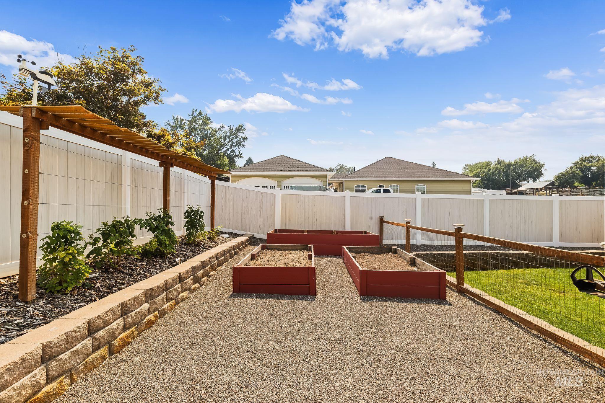 1634 Alder Ave, Lewiston, Idaho 83501, 3 Bedrooms, 2 Bathrooms, Residential For Sale, Price $465,000, 98996481