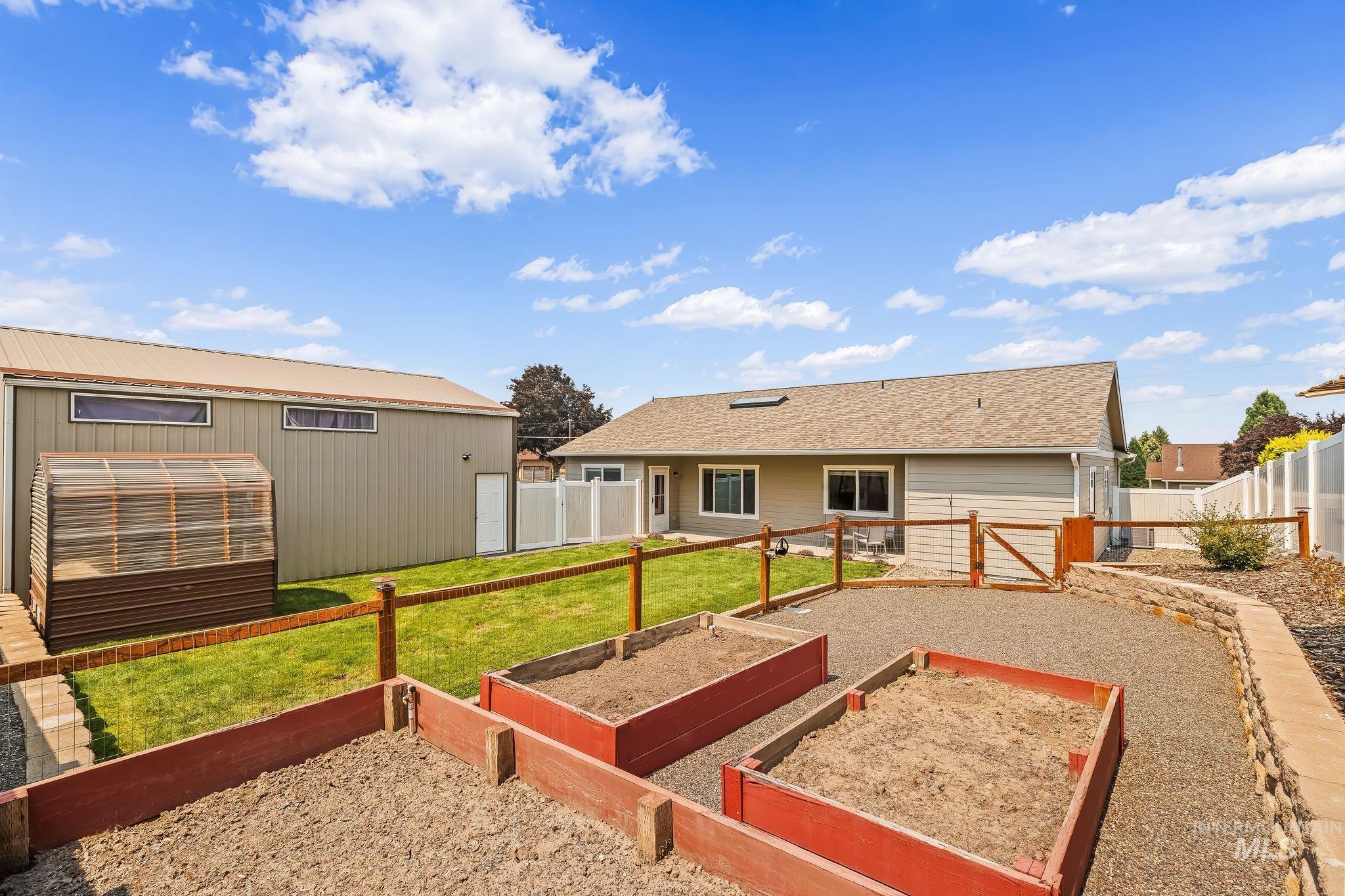 1634 Alder Ave, Lewiston, Idaho 83501, 3 Bedrooms, 2 Bathrooms, Residential For Sale, Price $465,000, 98996481