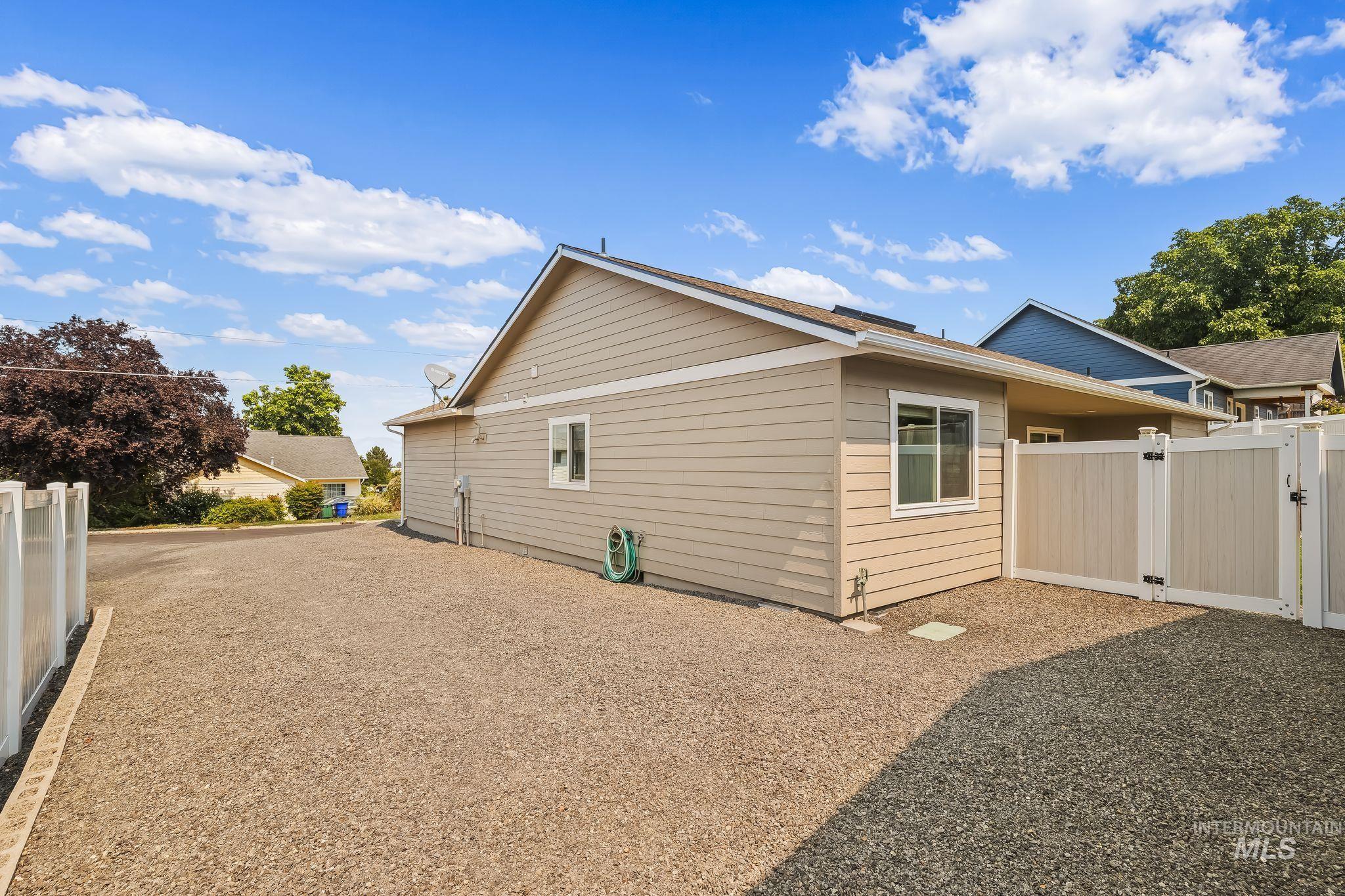 1634 Alder Ave, Lewiston, Idaho 83501, 3 Bedrooms, 2 Bathrooms, Residential For Sale, Price $465,000, 98996481