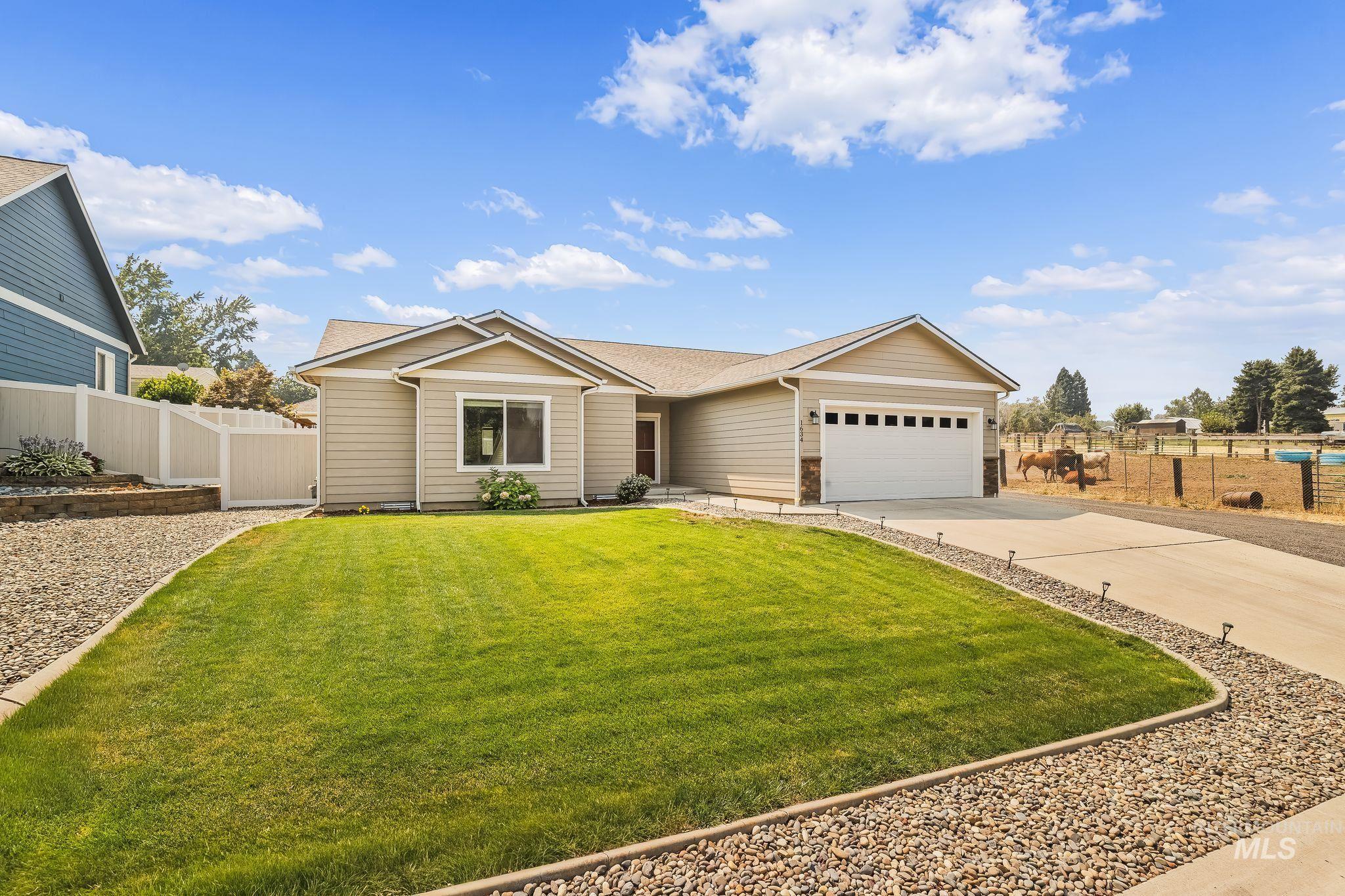 1634 Alder Ave, Lewiston, Idaho 83501, 3 Bedrooms, 2 Bathrooms, Residential For Sale, Price $465,000, 98996481