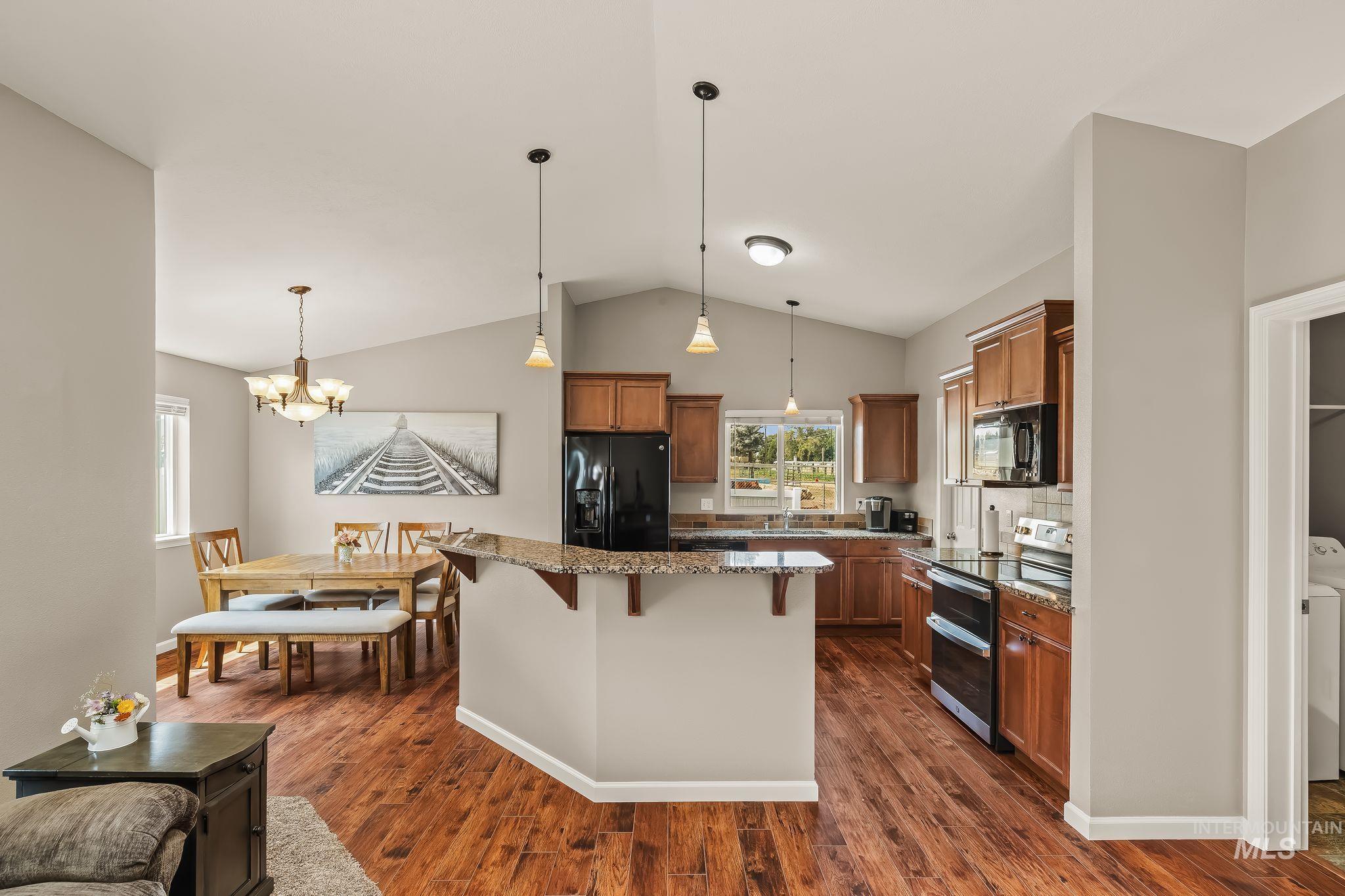 1634 Alder Ave, Lewiston, Idaho 83501, 3 Bedrooms, 2 Bathrooms, Residential For Sale, Price $465,000, 98996481