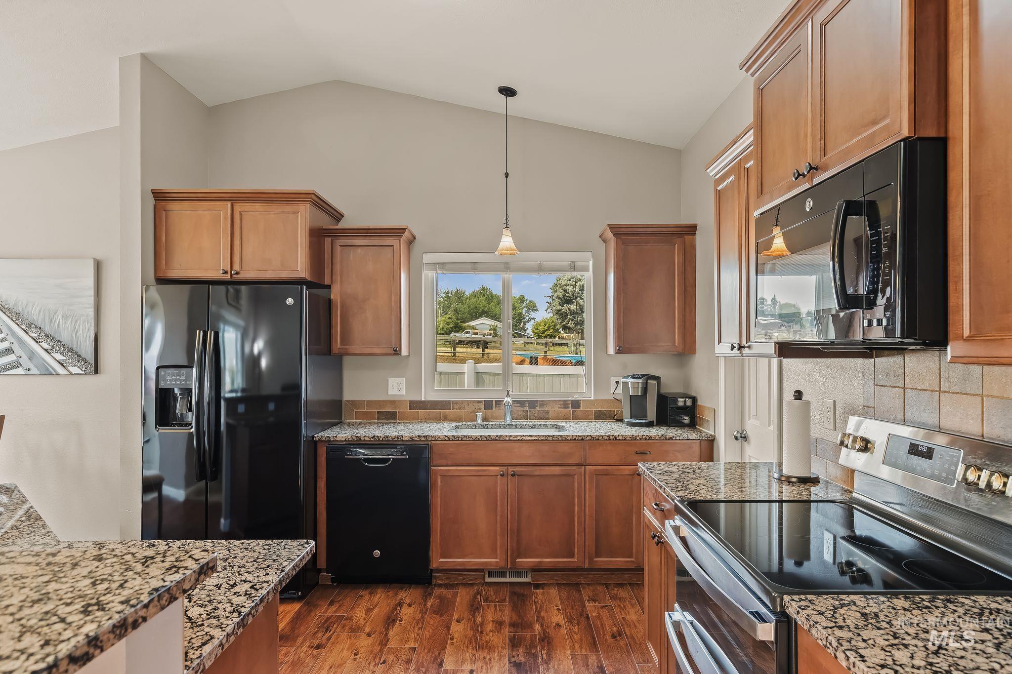 1634 Alder Ave, Lewiston, Idaho 83501, 3 Bedrooms, 2 Bathrooms, Residential For Sale, Price $465,000, 98996481