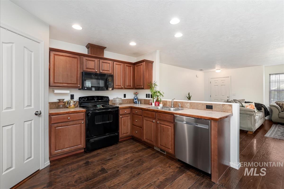 9431 W Idlewood Dr., Boise, Idaho 83709, 3 Bedrooms, 2 Bathrooms, Residential For Sale, Price $430,000, 98996483