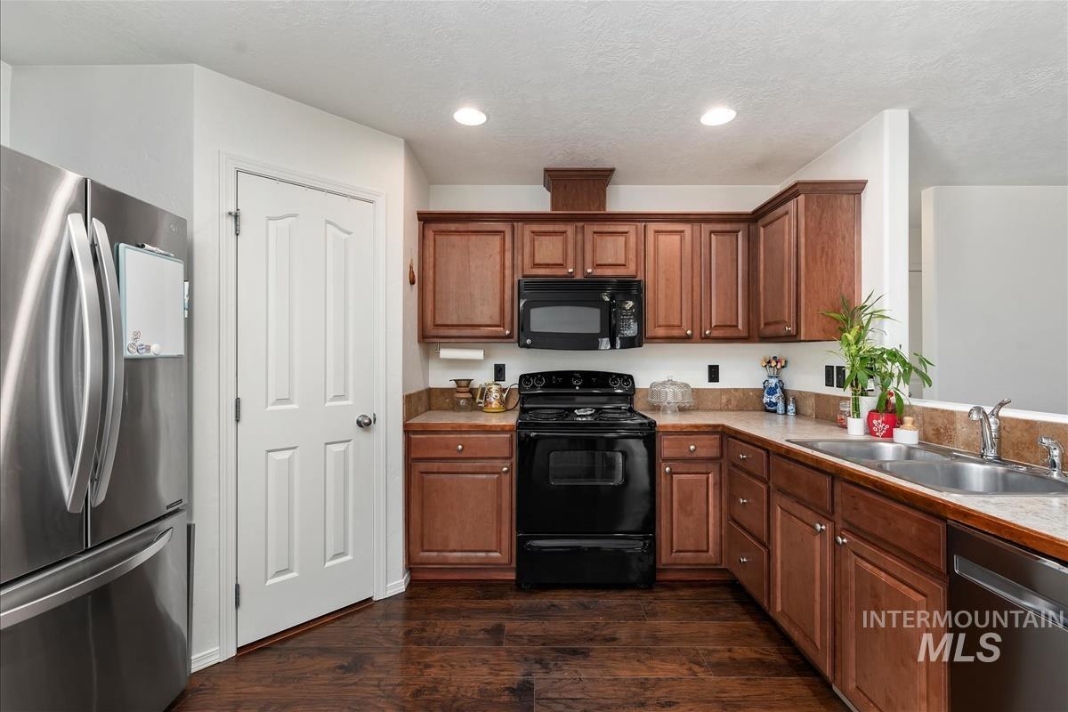 9431 W Idlewood Dr., Boise, Idaho 83709, 3 Bedrooms, 2 Bathrooms, Residential For Sale, Price $430,000, 98996483