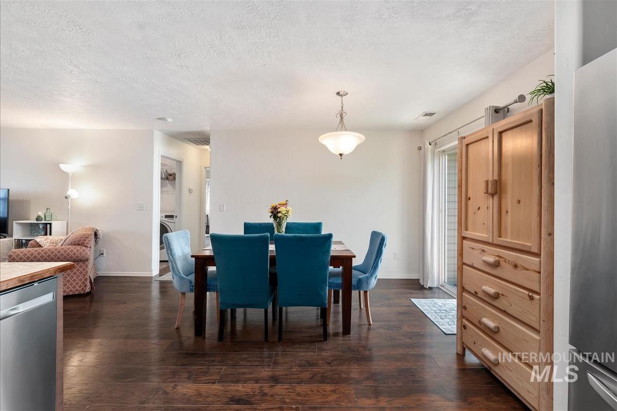 9431 W Idlewood Dr., Boise, Idaho 83709, 3 Bedrooms, 2 Bathrooms, Residential For Sale, Price $430,000, 98996483