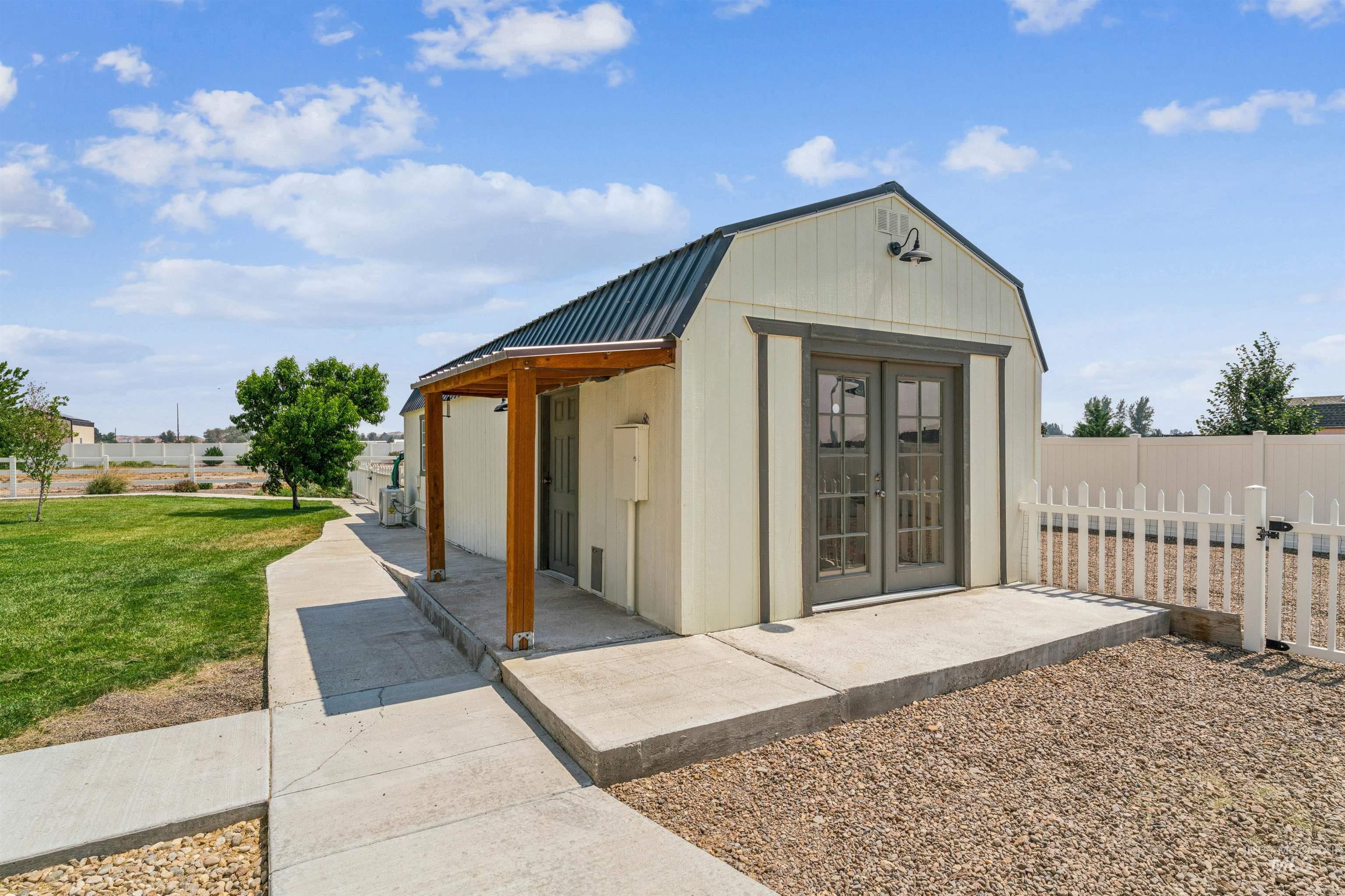 4540 NW Purple Sage Circle, Mountain Home, Idaho 83647, 3 Bedrooms, 2.5 Bathrooms, Residential For Sale, Price $775,000,MLS 98996484