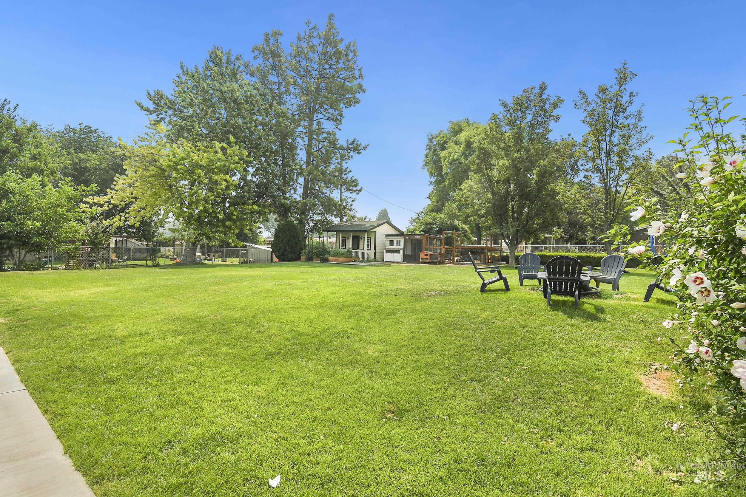 127 Ruth Lane, Nampa, Idaho 83686, 5 Bedrooms, 2.5 Bathrooms, Residential For Sale, Price $829,000,MLS 98996485
