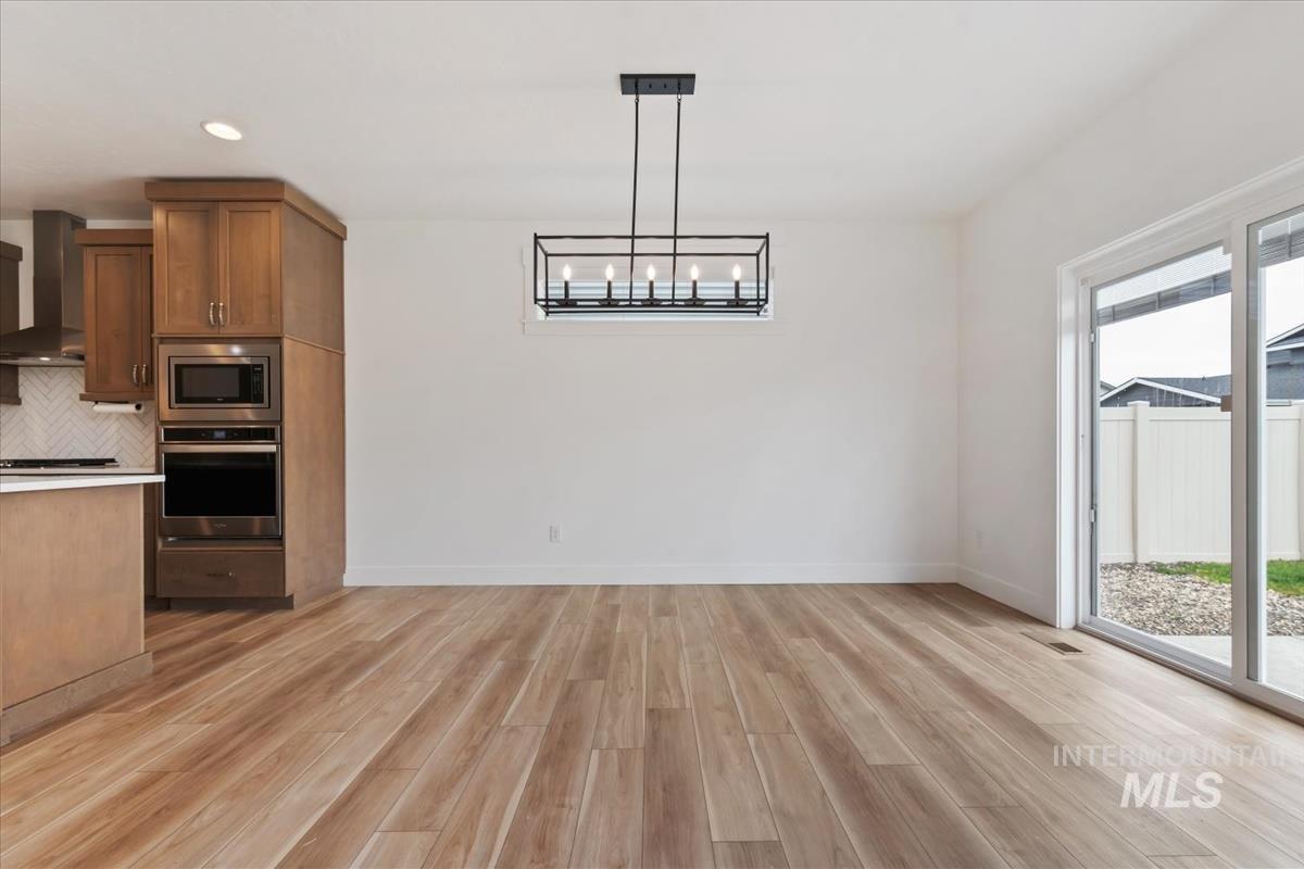 12541 W Shortcreek St., Star, Idaho 83669, 3 Bedrooms, 2 Bathrooms, Residential For Sale, Price $465,000,MLS 98996486