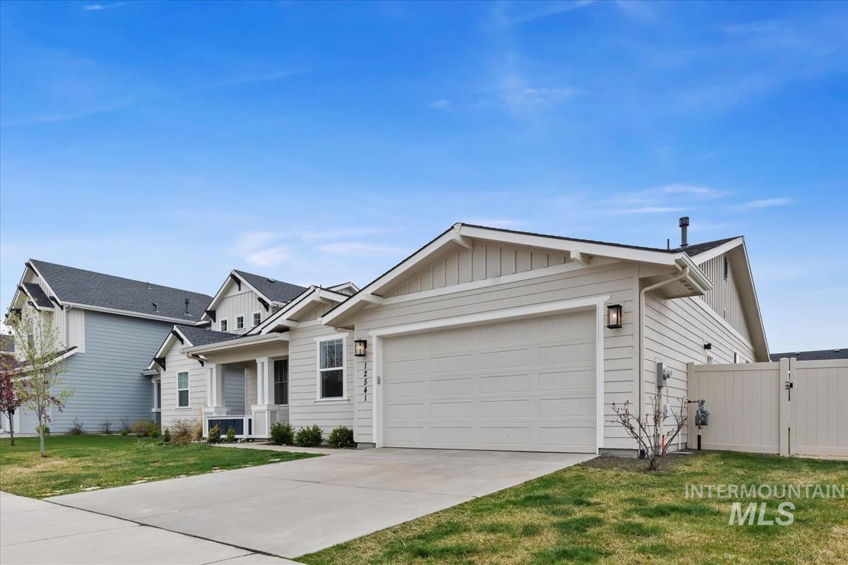 12541 W Shortcreek St., Star, Idaho 83669, 3 Bedrooms, 2 Bathrooms, Residential For Sale, Price $465,000,MLS 98996486