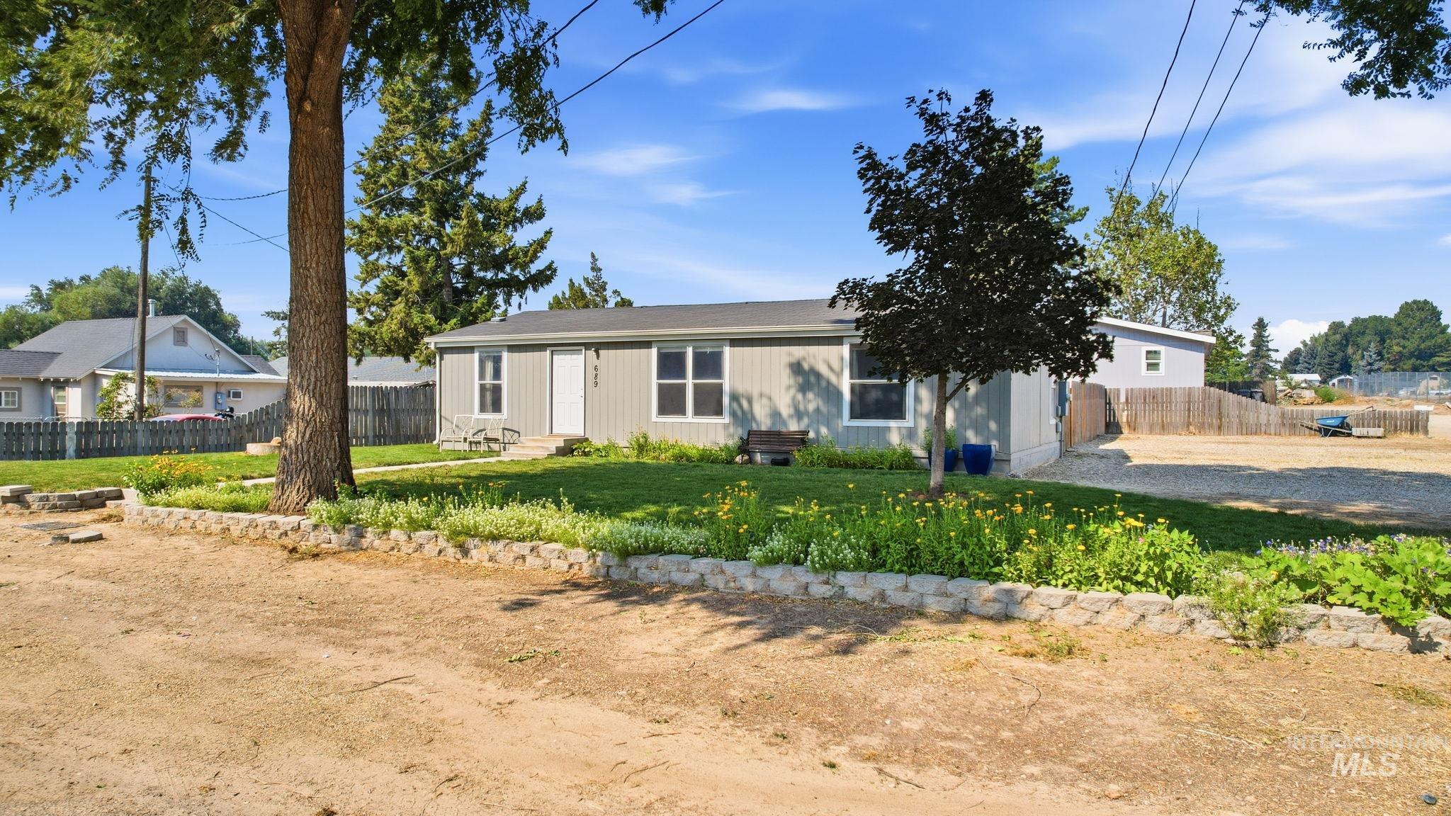 689 Notus Rd, Notus, Idaho 83656, 3 Bedrooms, 2 Bathrooms, Residential For Sale, Price $324,000,MLS 98996489