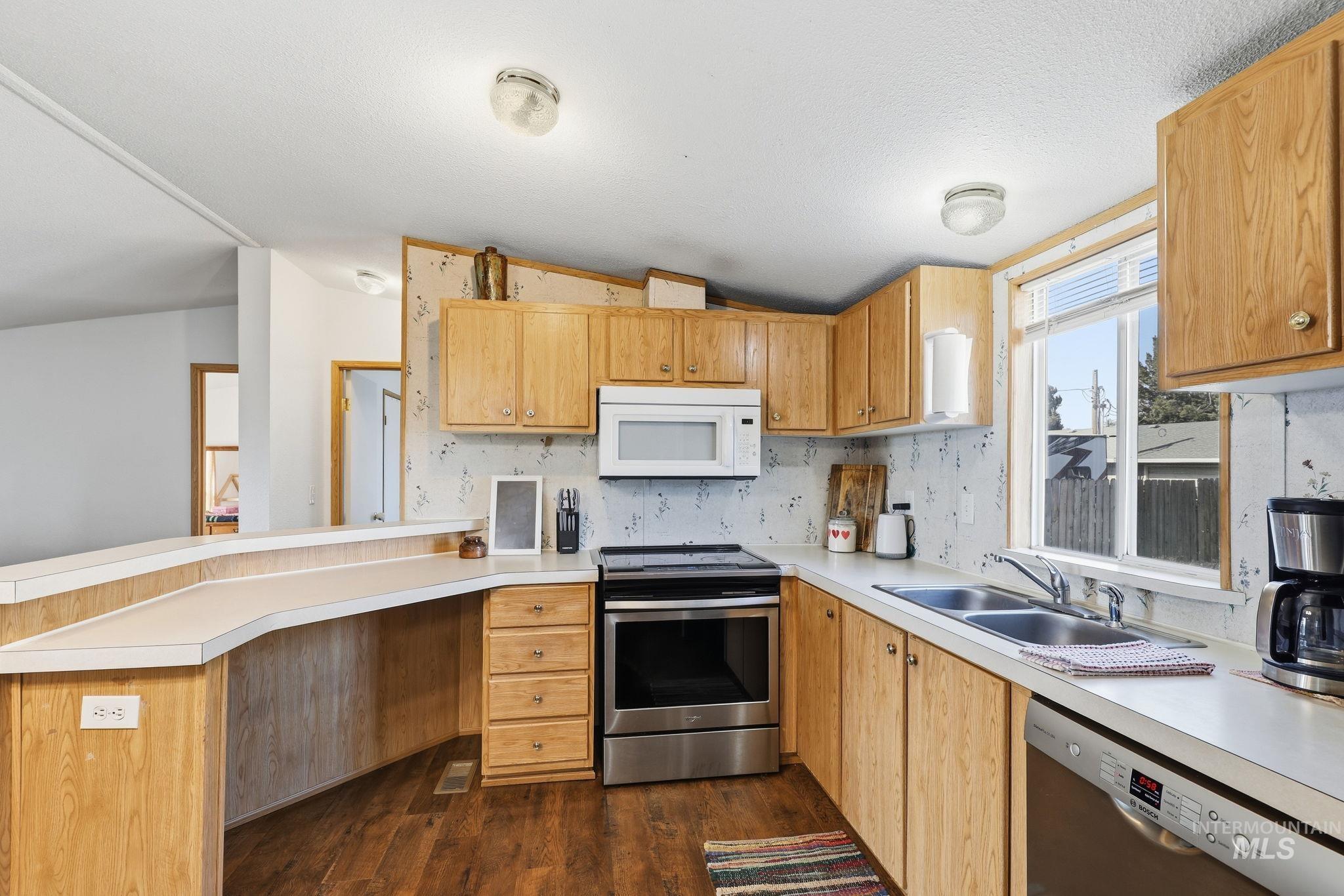 689 Notus Rd, Notus, Idaho 83656, 3 Bedrooms, 2 Bathrooms, Residential For Sale, Price $324,000,MLS 98996489
