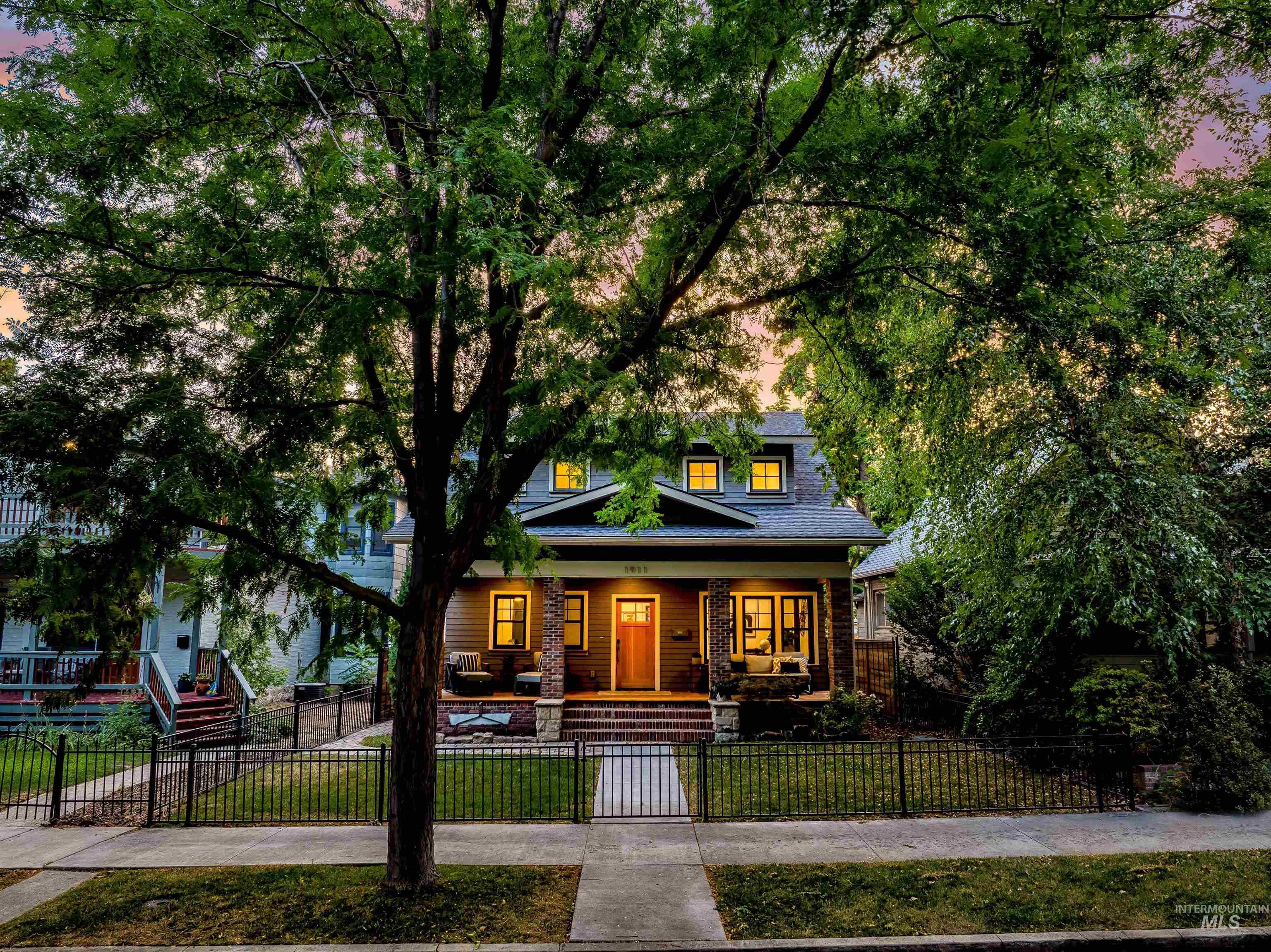 1911 N 10th Street, Boise, Idaho 83702, 5 Bedrooms, 4.5 Bathrooms, Residential For Sale, Price $1,499,000,MLS 98996490
