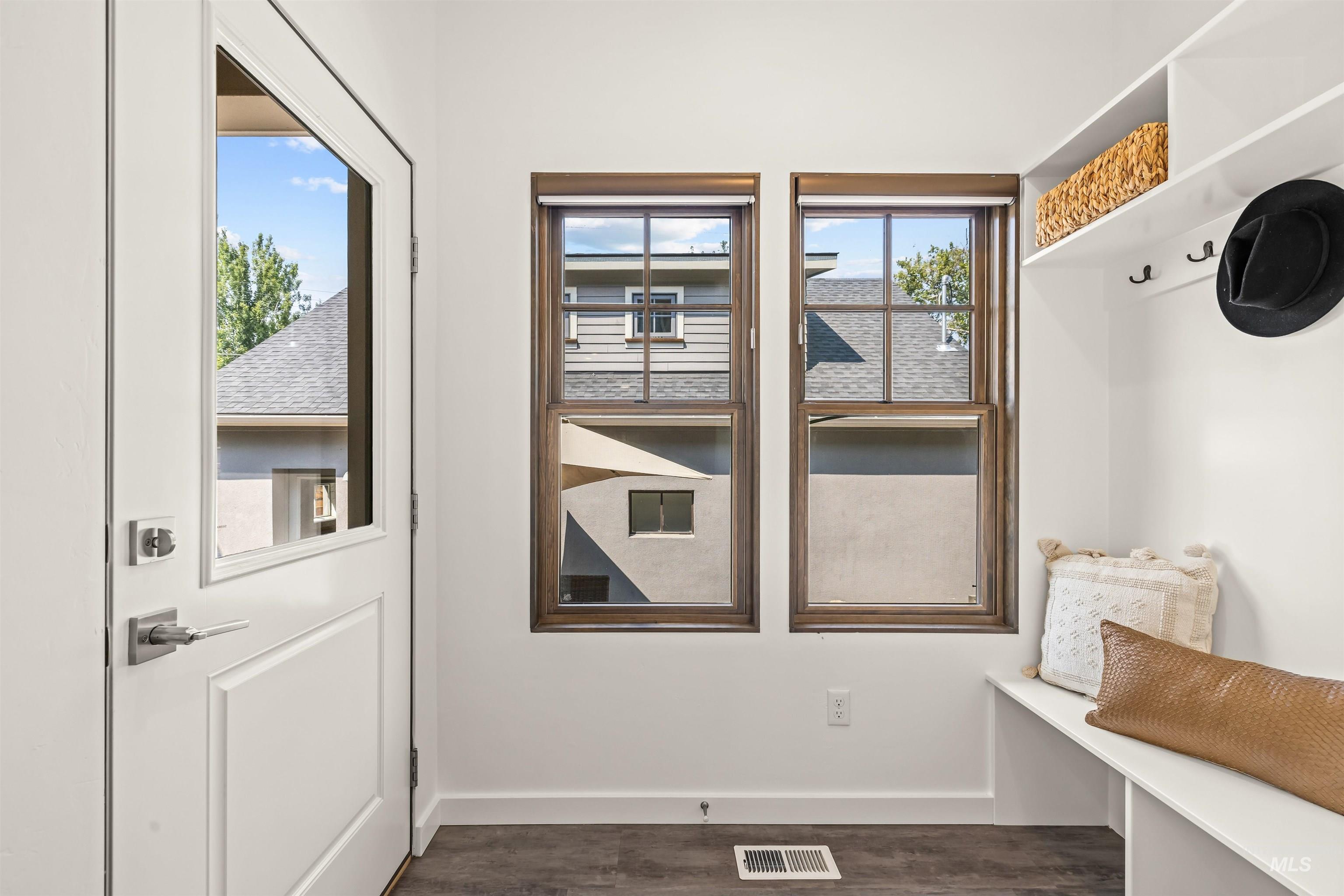 1911 N 10th Street, Boise, Idaho 83702, 5 Bedrooms, 4.5 Bathrooms, Residential For Sale, Price $1,499,000,MLS 98996490