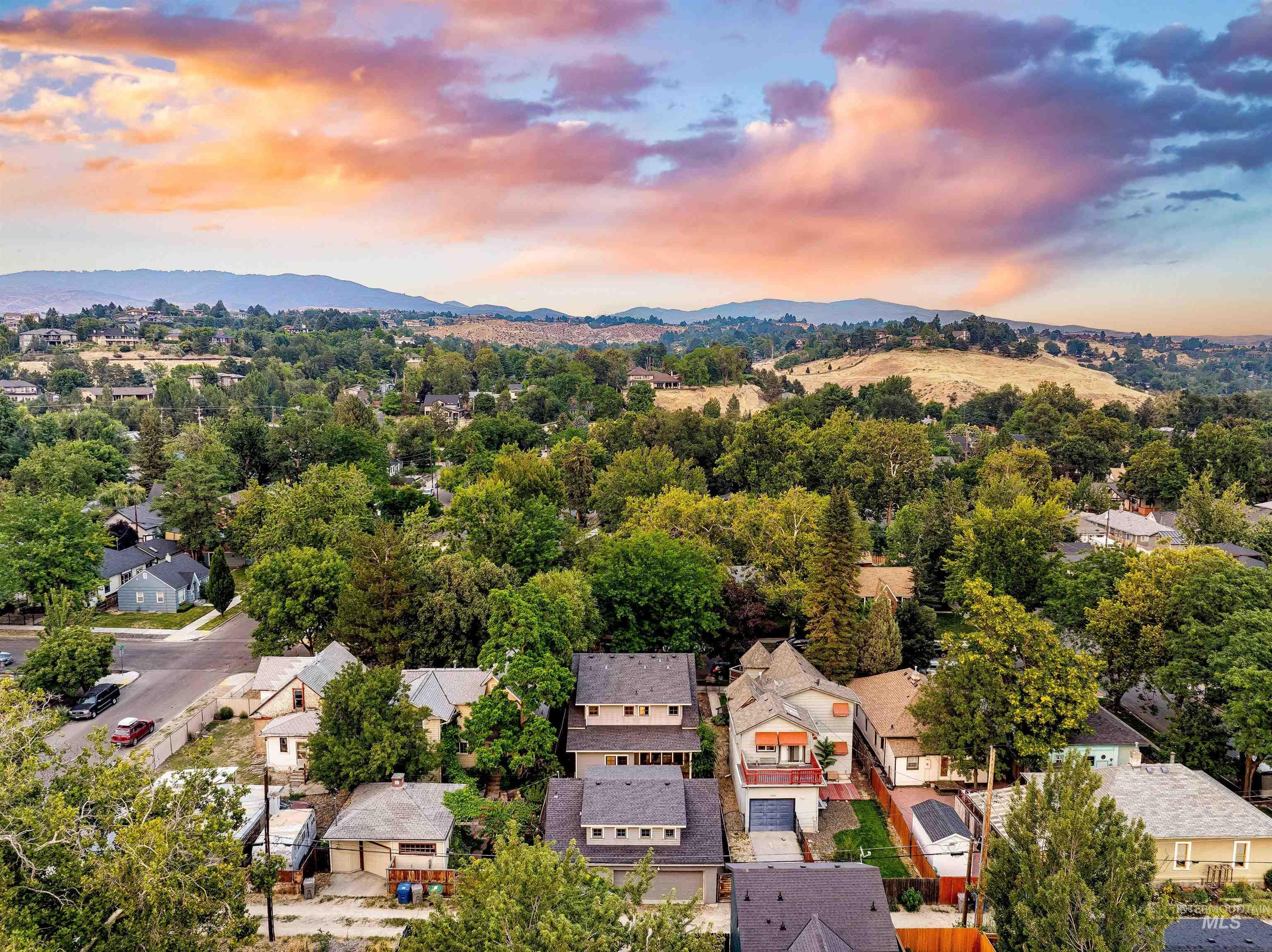 1911 N 10th Street, Boise, Idaho 83702, 5 Bedrooms, 4.5 Bathrooms, Residential For Sale, Price $1,499,000,MLS 98996490