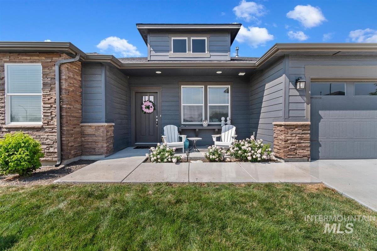 7680 W Blackberry Ct., Boise, Idaho 83709, 4 Bedrooms, 2.5 Bathrooms, Residential For Sale, Price $519,900,MLS 98996491