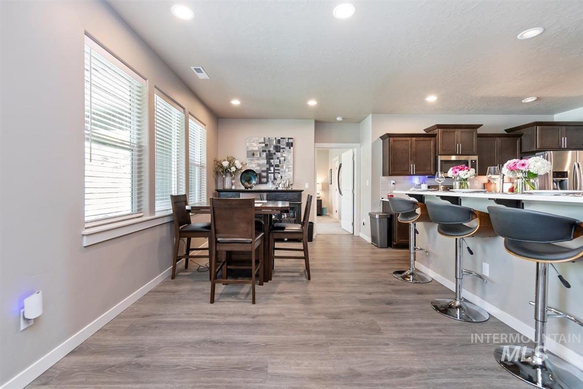 7680 W Blackberry Ct., Boise, Idaho 83709, 4 Bedrooms, 2.5 Bathrooms, Residential For Sale, Price $519,900,MLS 98996491