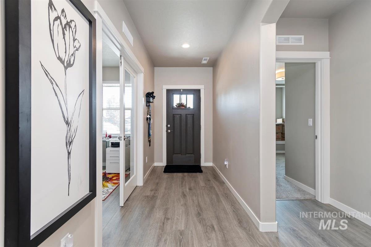 7680 W Blackberry Ct., Boise, Idaho 83709, 4 Bedrooms, 2.5 Bathrooms, Residential For Sale, Price $519,900,MLS 98996491