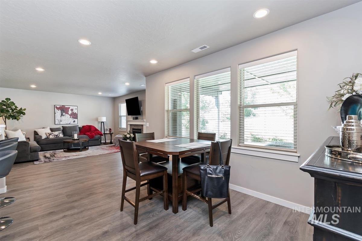 7680 W Blackberry Ct., Boise, Idaho 83709, 4 Bedrooms, 2.5 Bathrooms, Residential For Sale, Price $519,900,MLS 98996491