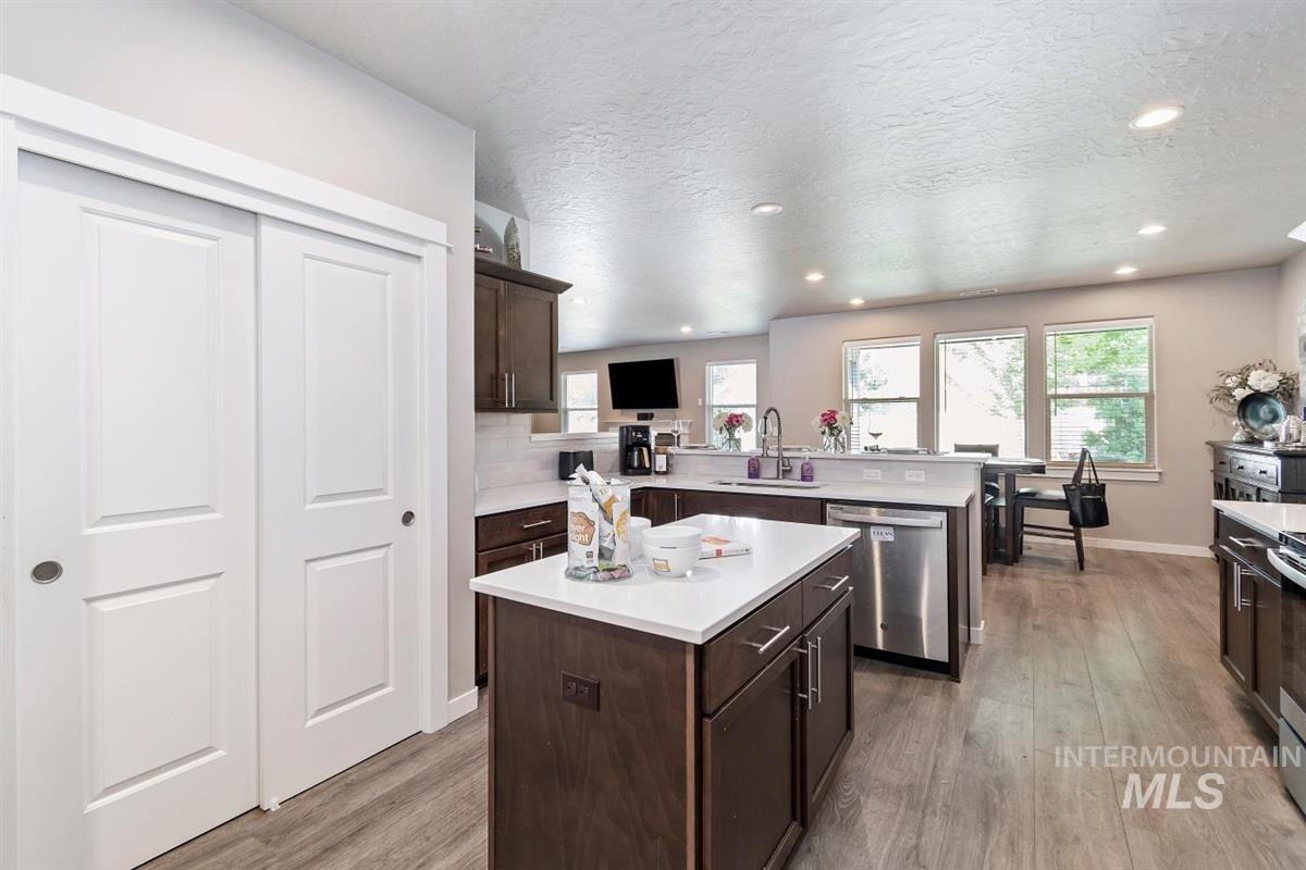 7680 W Blackberry Ct., Boise, Idaho 83709, 4 Bedrooms, 2.5 Bathrooms, Residential For Sale, Price $519,900,MLS 98996491