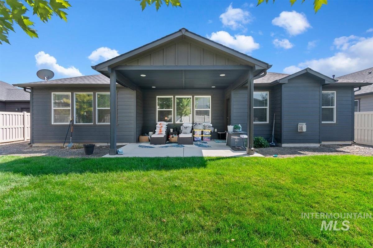 7680 W Blackberry Ct., Boise, Idaho 83709, 4 Bedrooms, 2.5 Bathrooms, Residential For Sale, Price $519,900,MLS 98996491