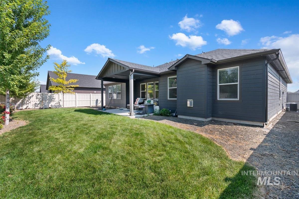 7680 W Blackberry Ct., Boise, Idaho 83709, 4 Bedrooms, 2.5 Bathrooms, Residential For Sale, Price $519,900,MLS 98996491