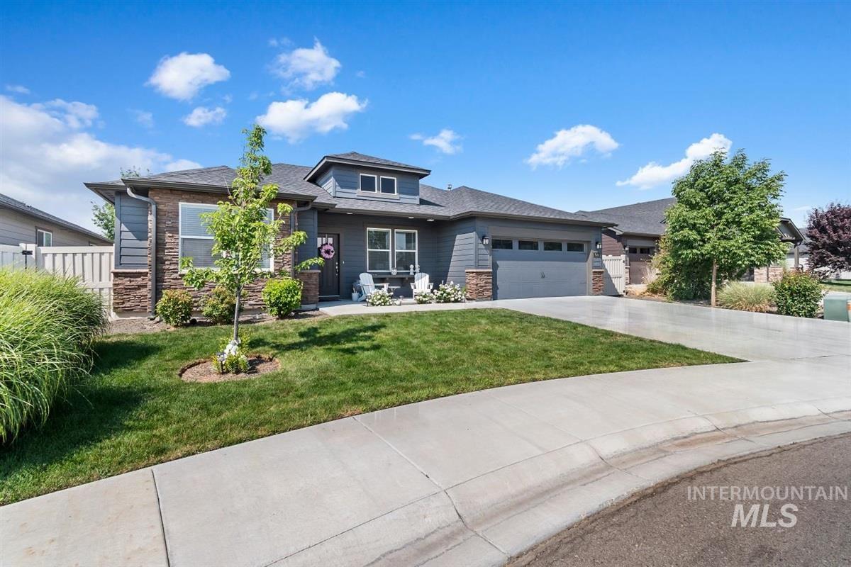 7680 W Blackberry Ct., Boise, Idaho 83709, 4 Bedrooms, 2.5 Bathrooms, Residential For Sale, Price $519,900,MLS 98996491
