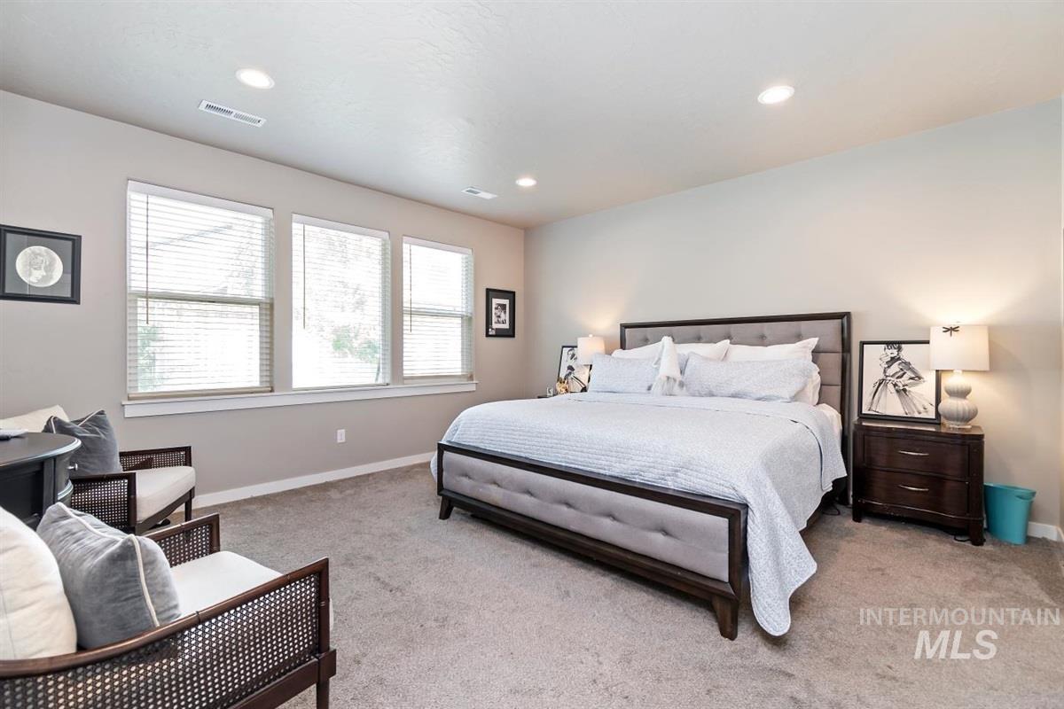 7680 W Blackberry Ct., Boise, Idaho 83709, 4 Bedrooms, 2.5 Bathrooms, Residential For Sale, Price $519,900,MLS 98996491