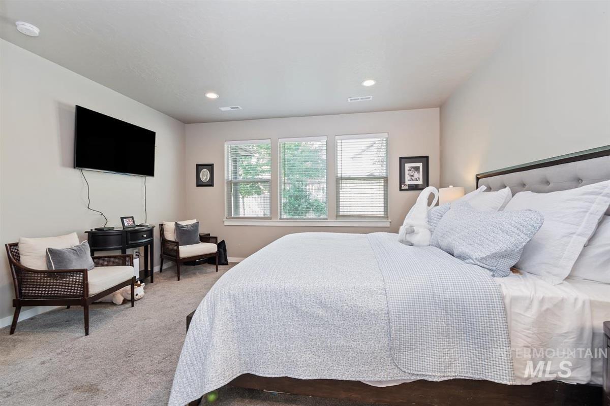 7680 W Blackberry Ct., Boise, Idaho 83709, 4 Bedrooms, 2.5 Bathrooms, Residential For Sale, Price $519,900,MLS 98996491