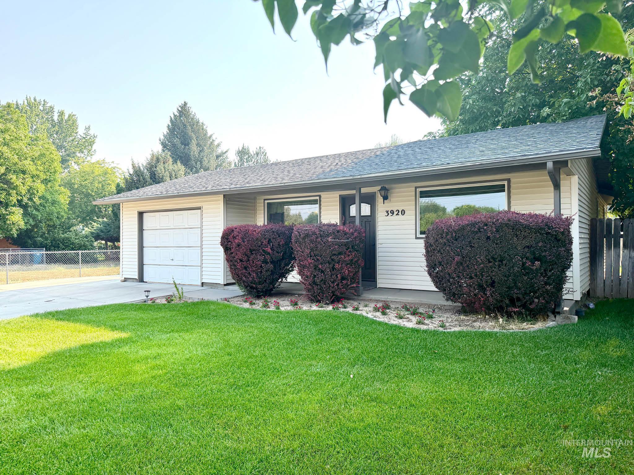 3920 N Maple Grove, Boise, Idaho 83704, 3 Bedrooms, 1 Bathroom, Residential For Sale, Price $324,999,MLS 98996492