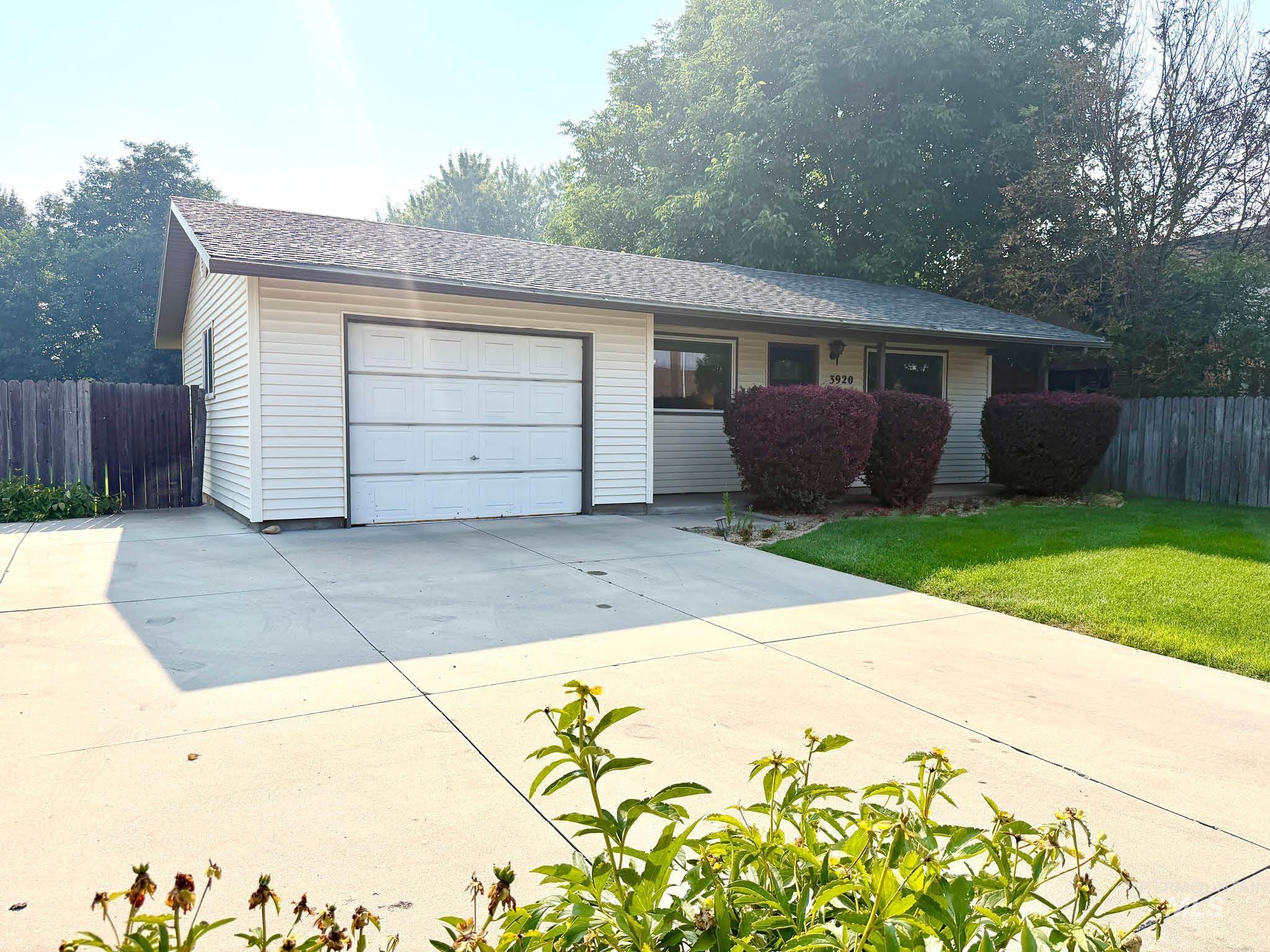 3920 N Maple Grove, Boise, Idaho 83704, 3 Bedrooms, 1 Bathroom, Residential For Sale, Price $324,999,MLS 98996492