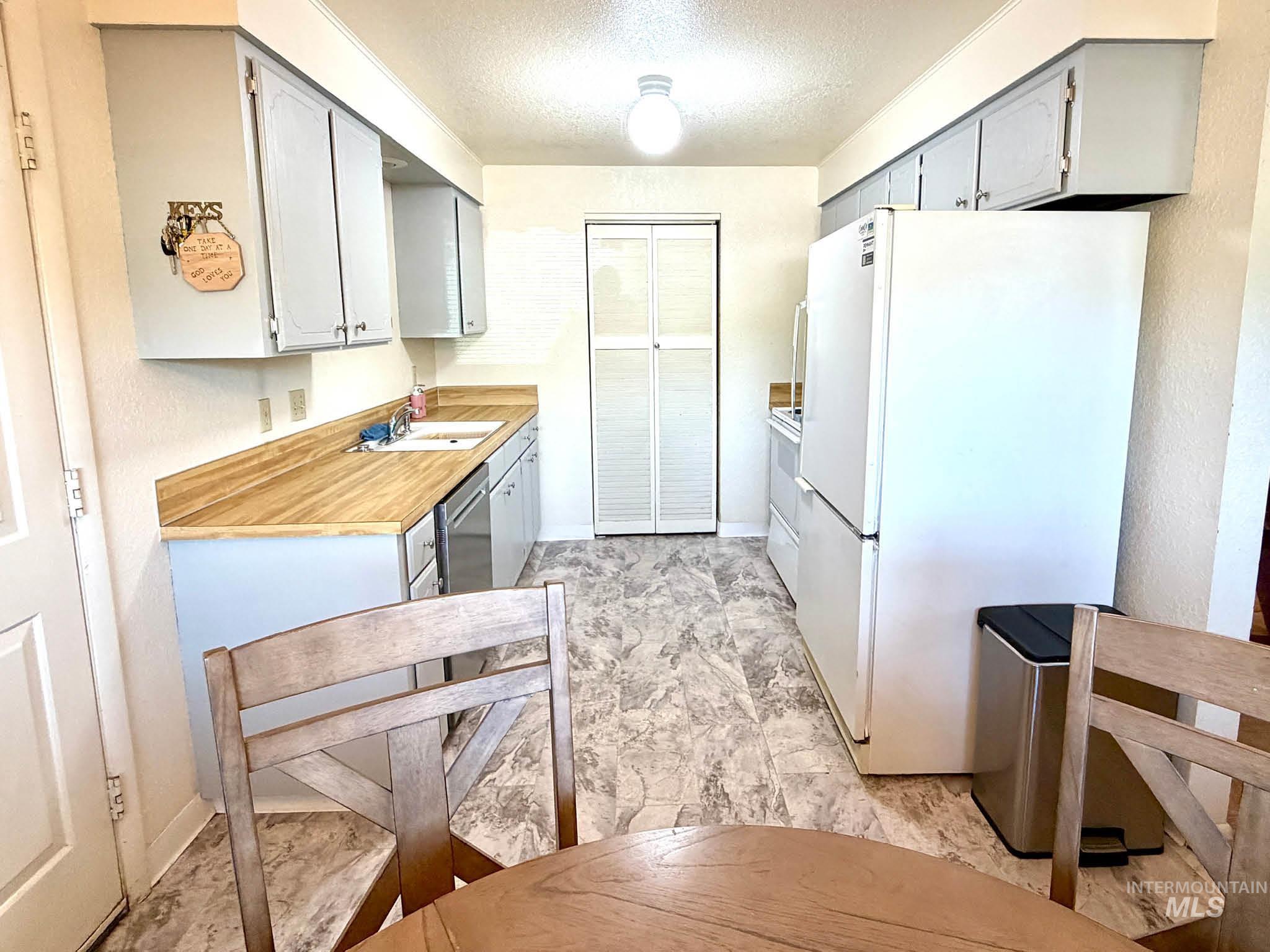 3920 N Maple Grove, Boise, Idaho 83704, 3 Bedrooms, 1 Bathroom, Residential For Sale, Price $324,999,MLS 98996492