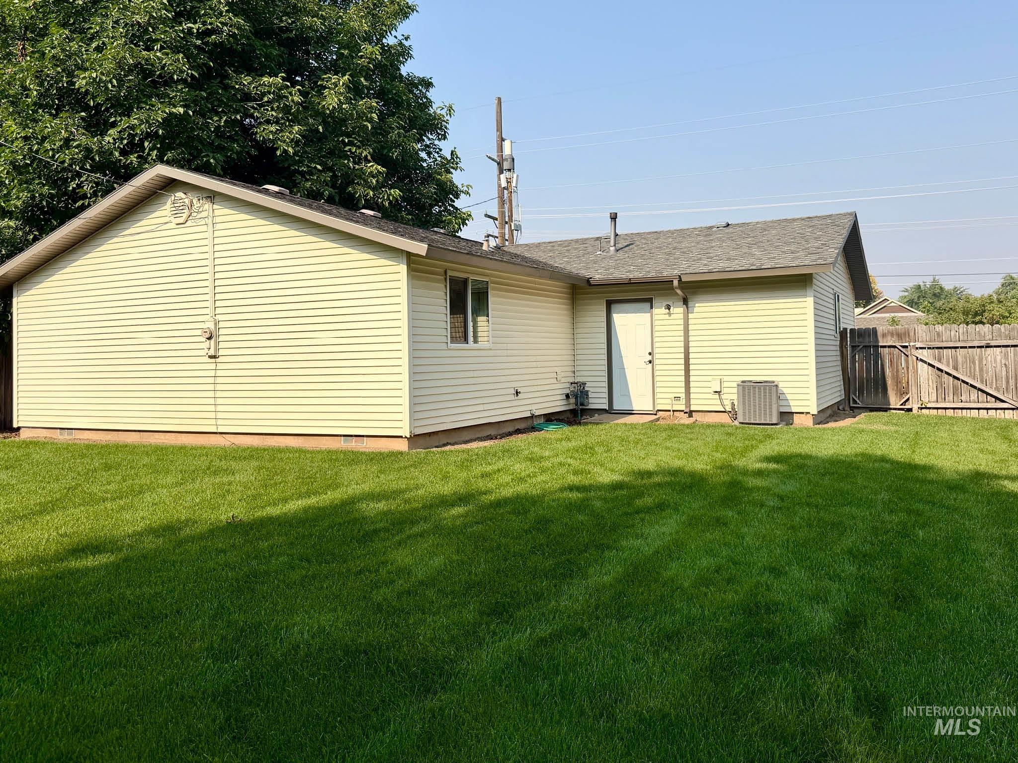 3920 N Maple Grove, Boise, Idaho 83704, 3 Bedrooms, 1 Bathroom, Residential For Sale, Price $324,999,MLS 98996492