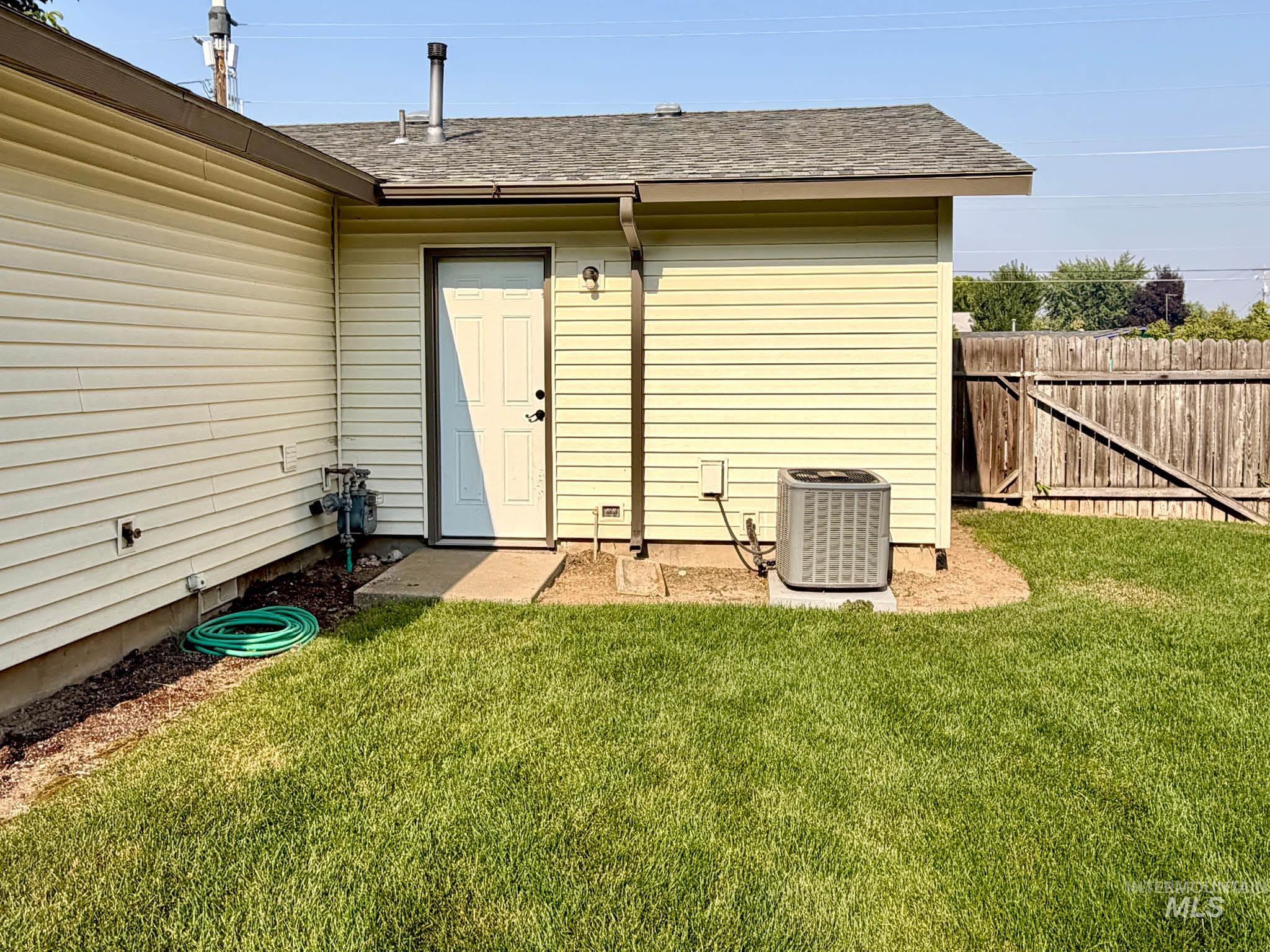 3920 N Maple Grove, Boise, Idaho 83704, 3 Bedrooms, 1 Bathroom, Residential For Sale, Price $324,999,MLS 98996492