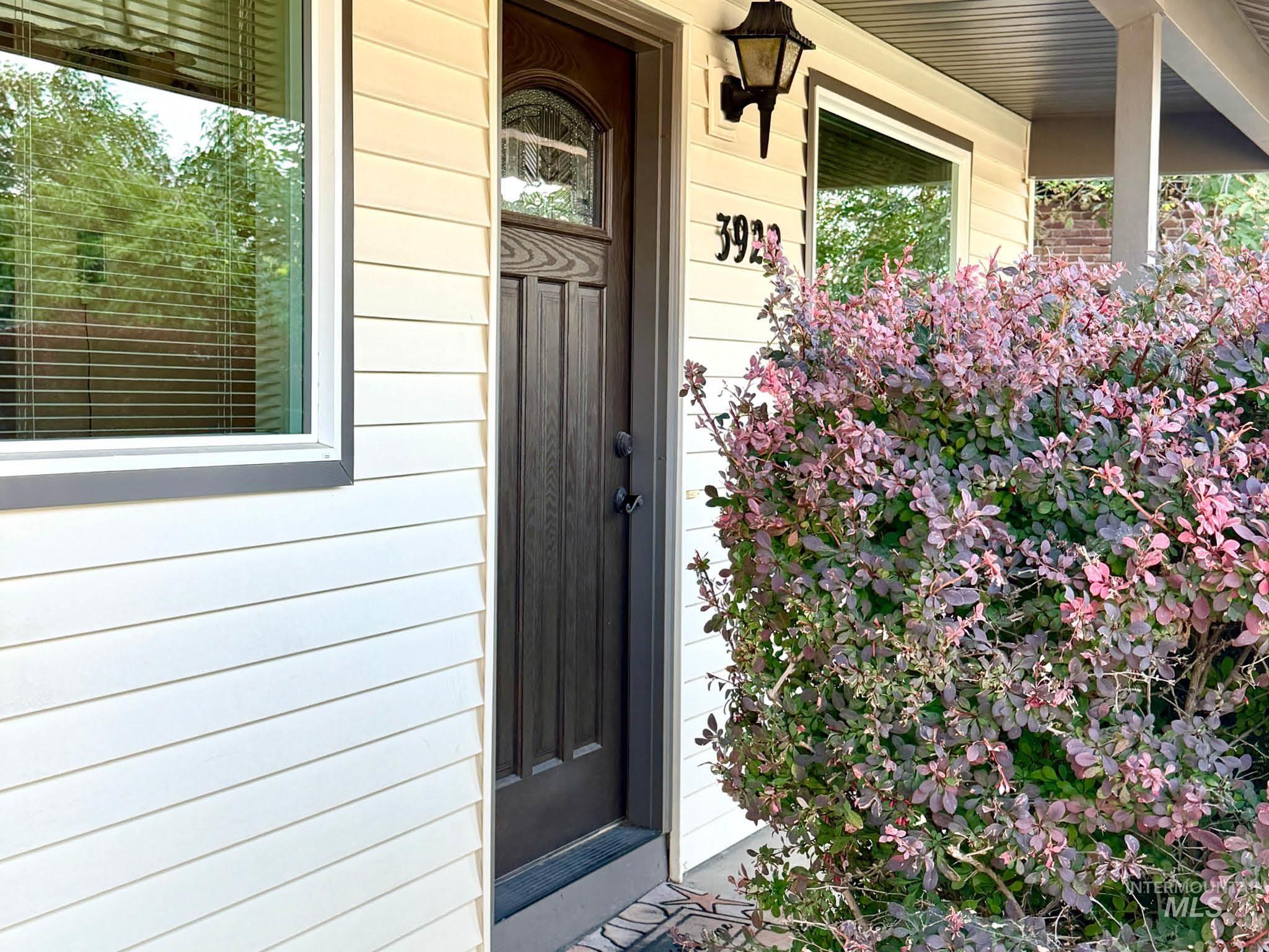 3920 N Maple Grove, Boise, Idaho 83704, 3 Bedrooms, 1 Bathroom, Residential For Sale, Price $324,999,MLS 98996492